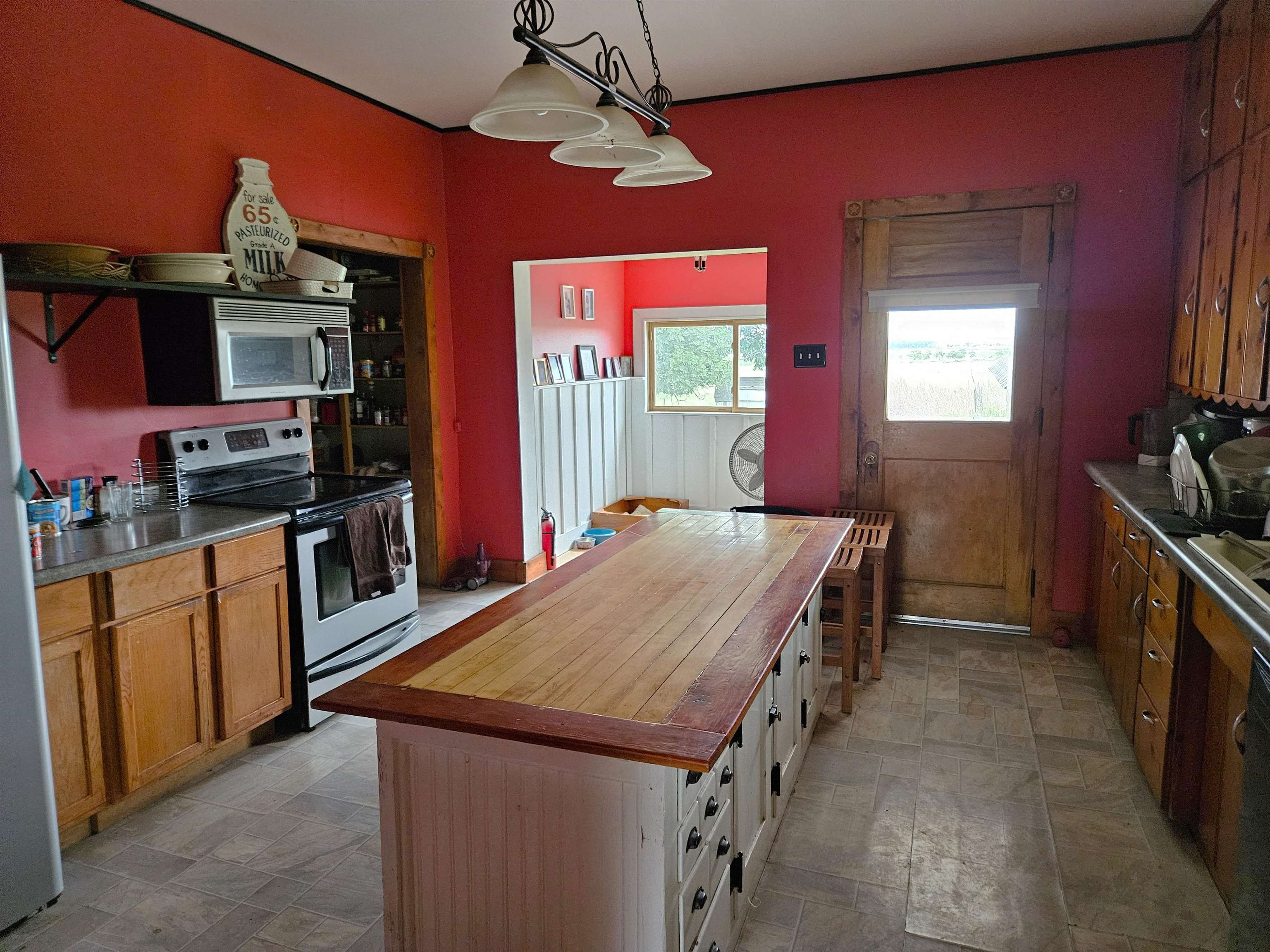 291 10 Rd Property Photo 6