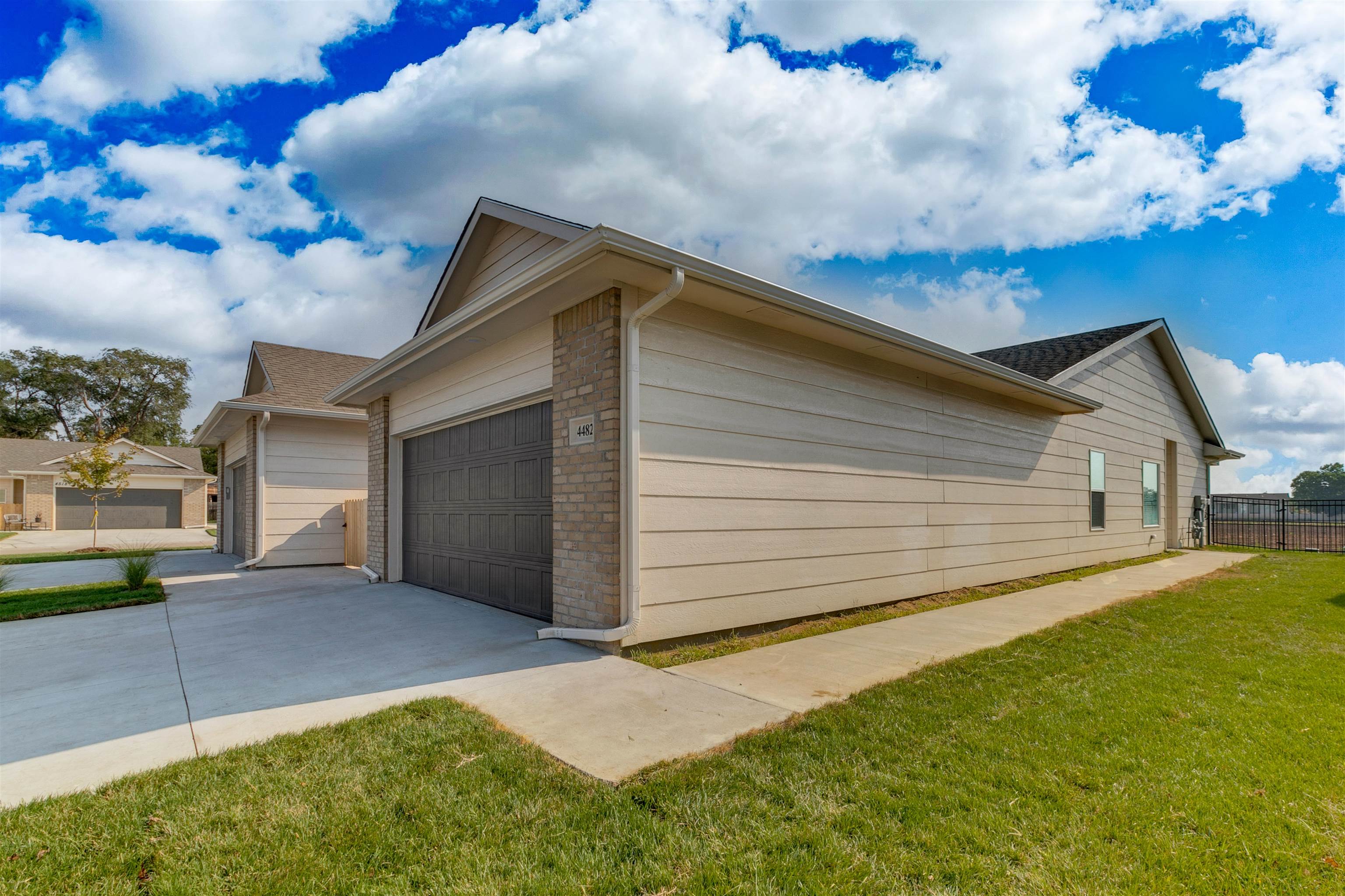 5408 N Sandkey Property Photo 1