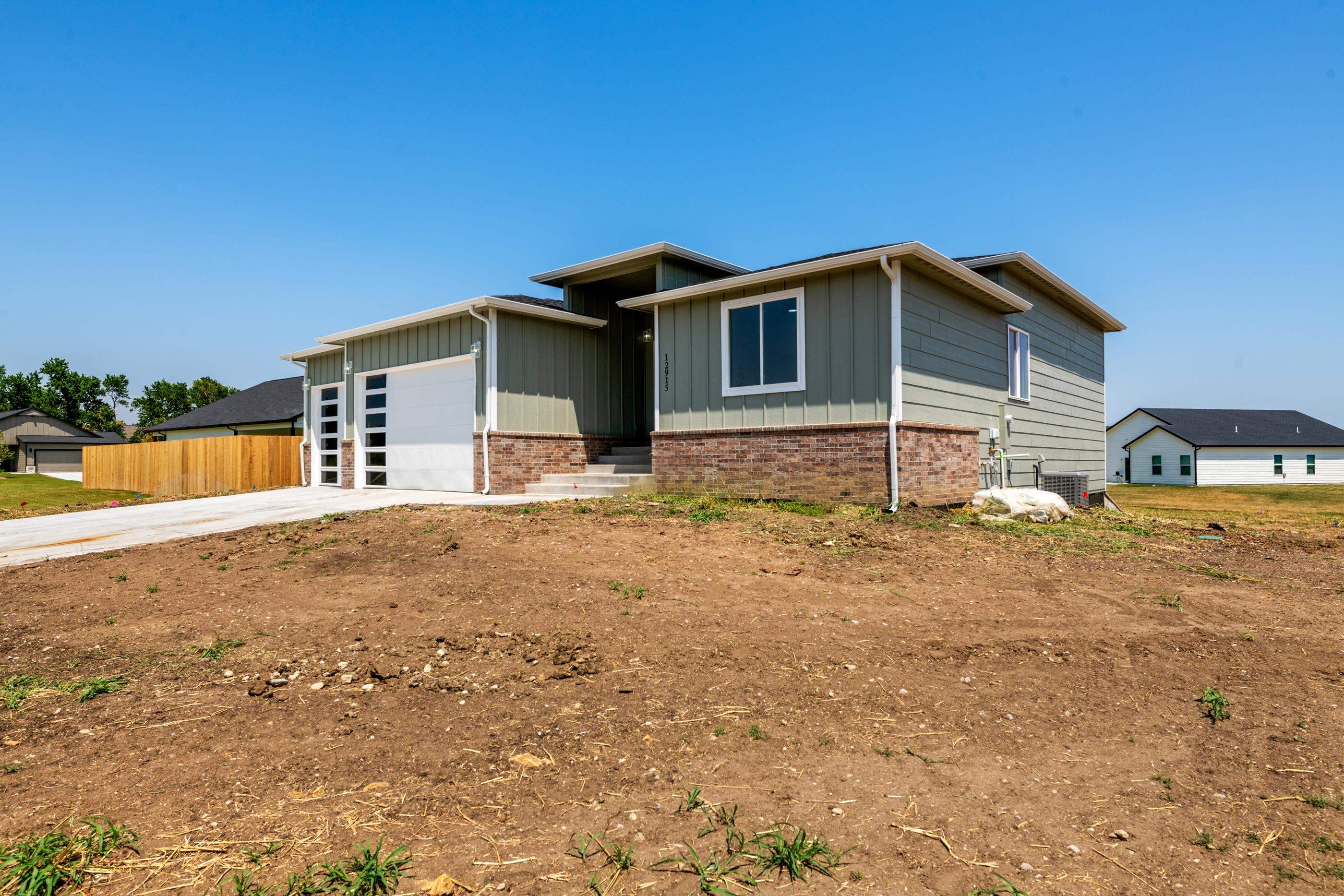 12915 E Spring Valley St. Property Photo 27