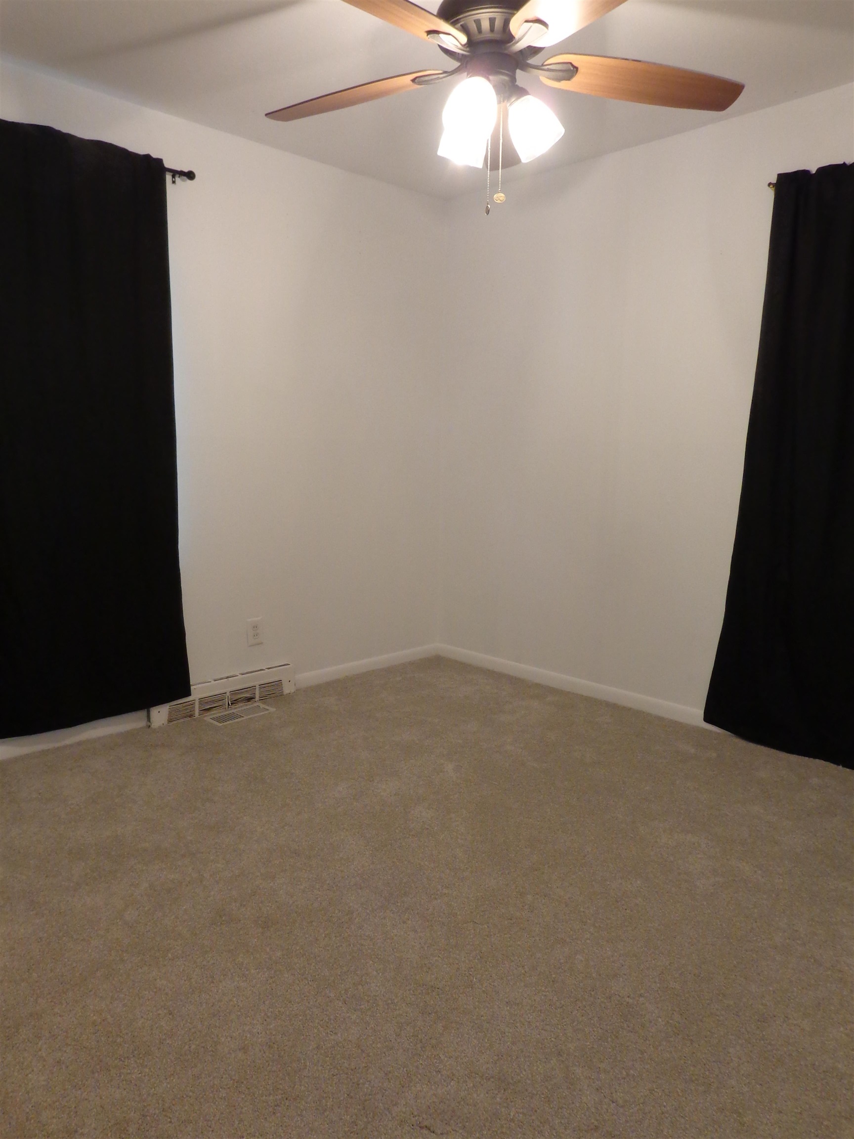 3122 S Everett Property Photo 11