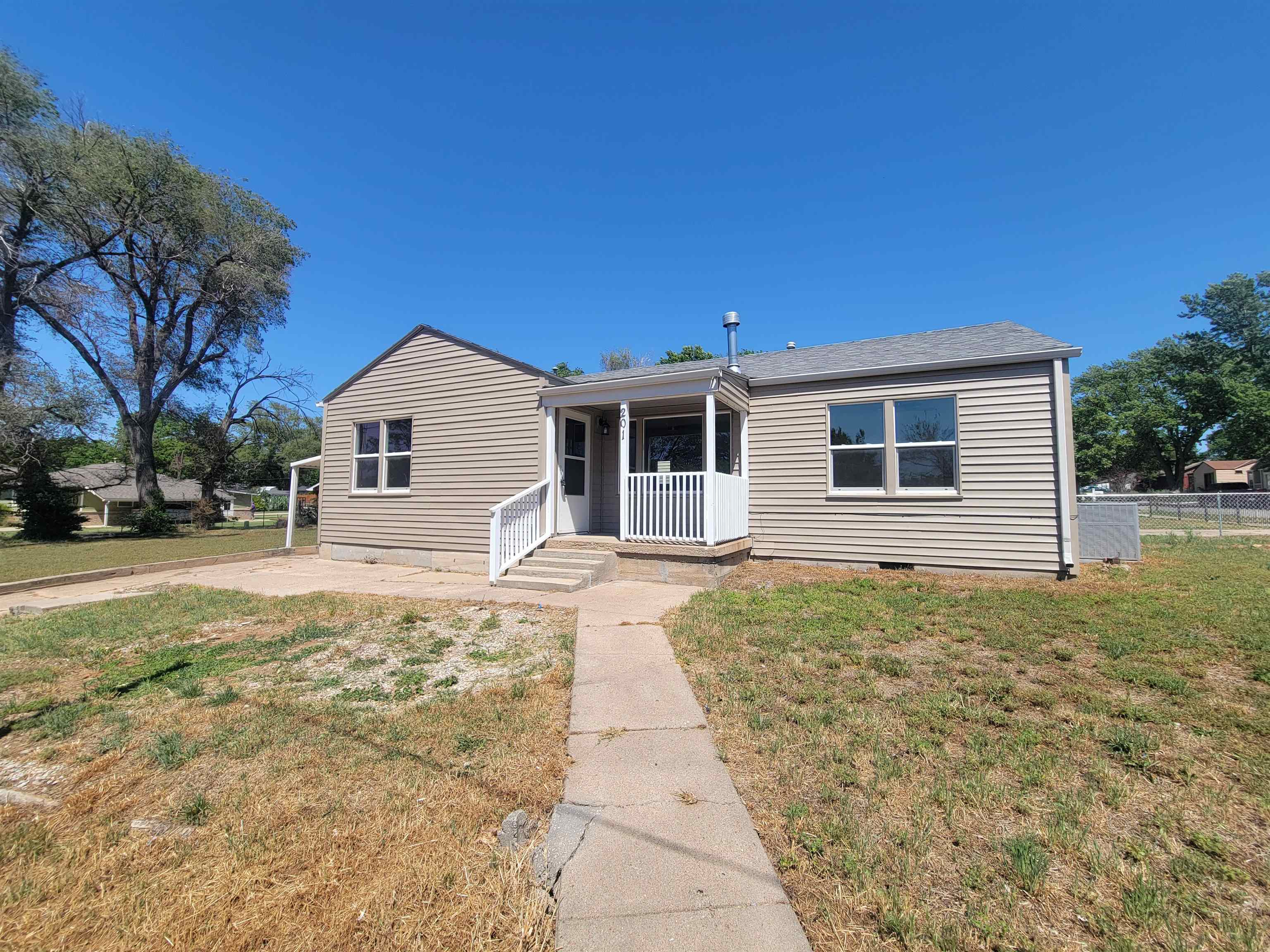 201 N Cherry Property Photo 2