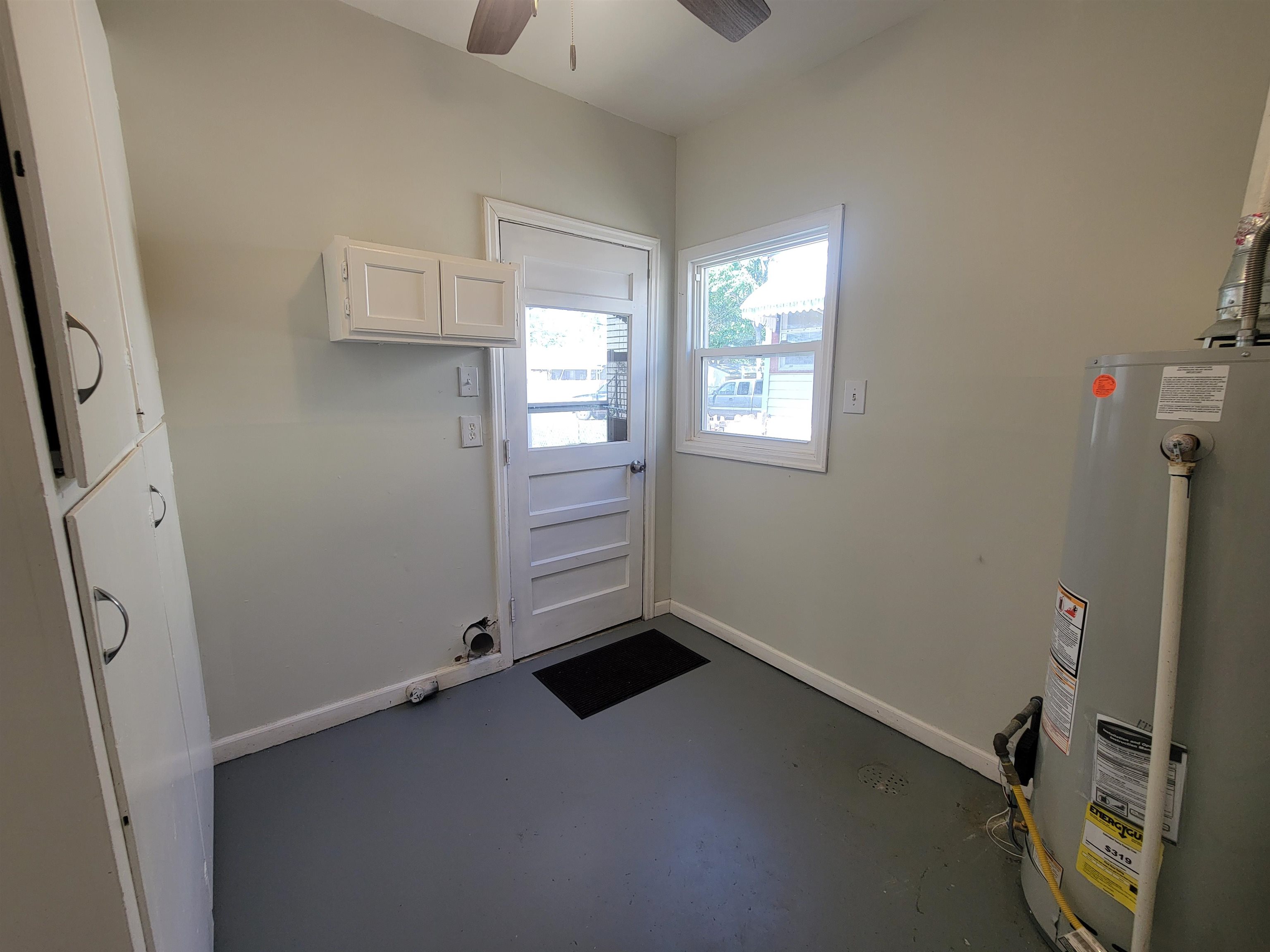 201 N Cherry Property Photo 8