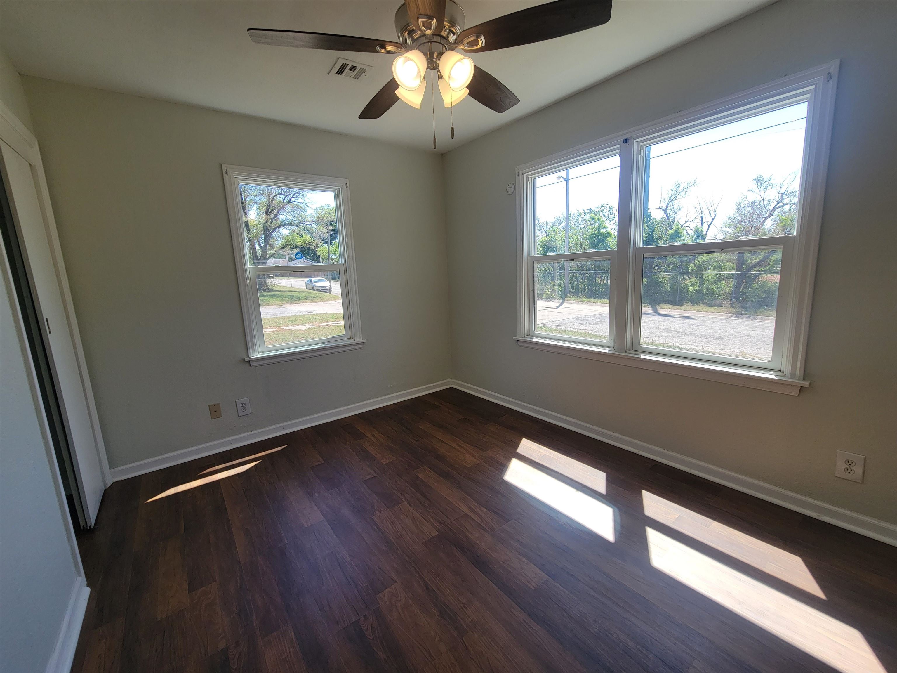 201 N Cherry Property Photo 12