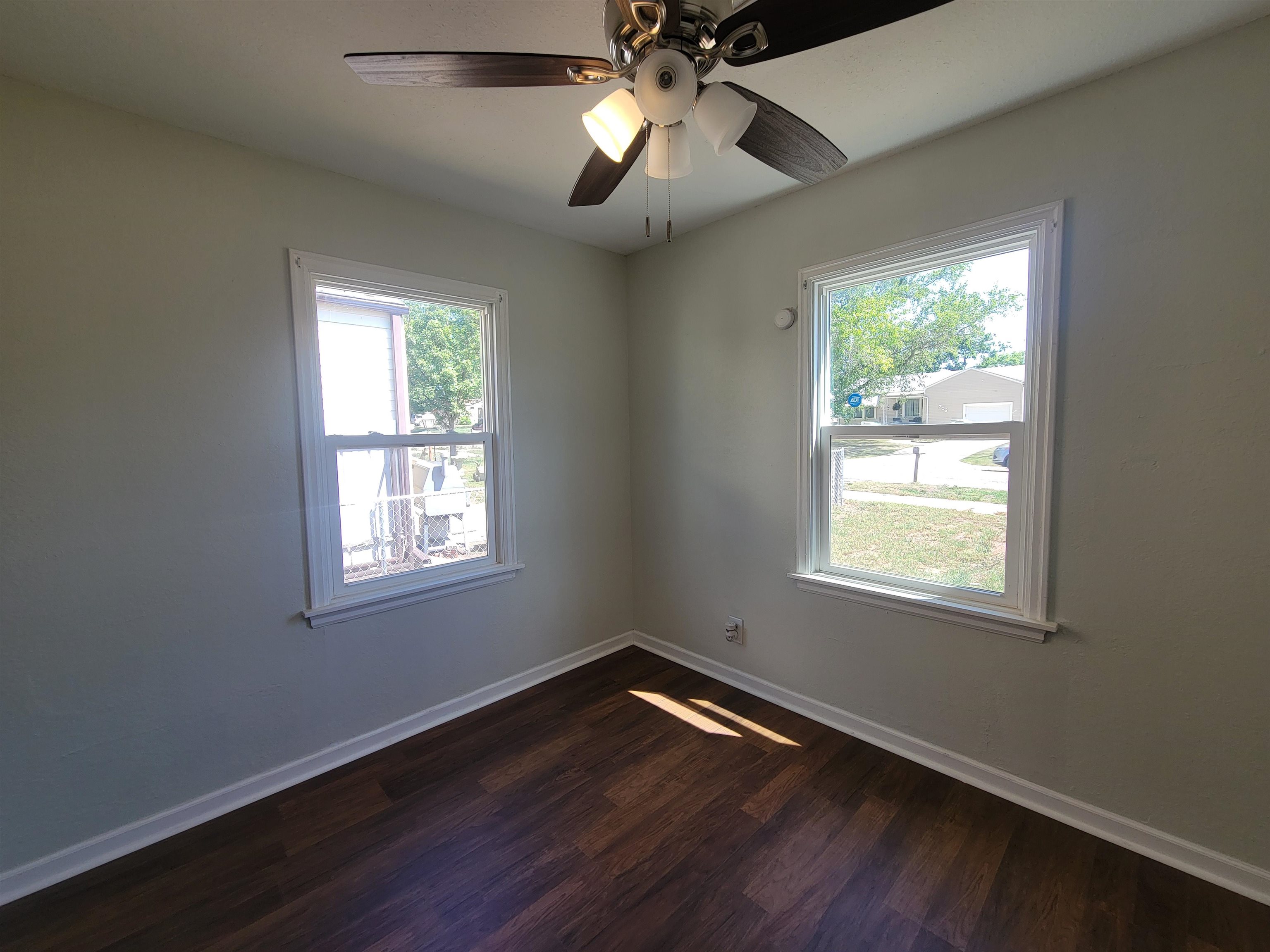 201 N Cherry Property Photo 15