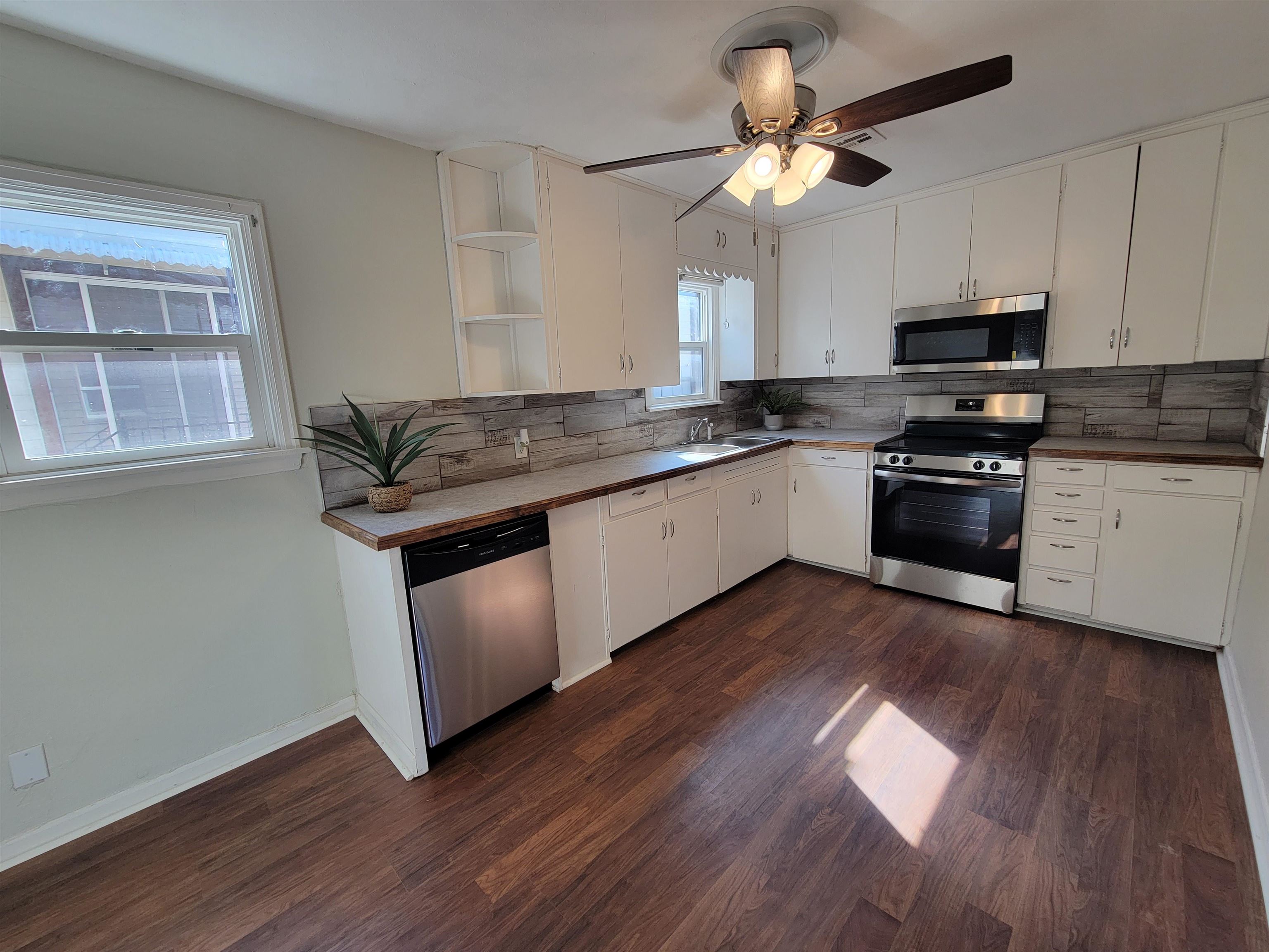 201 N Cherry Property Photo 20