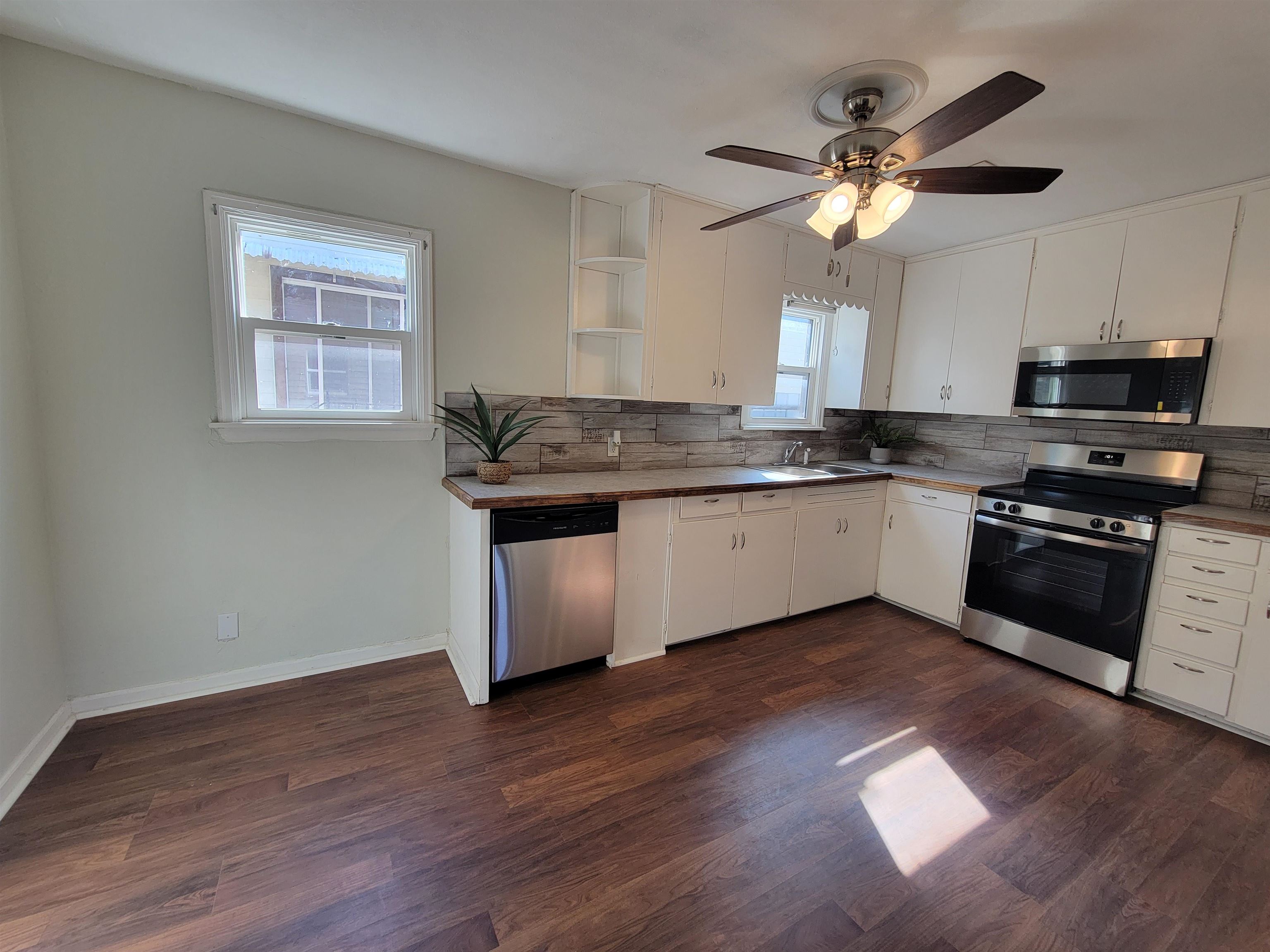 201 N Cherry Property Photo 21