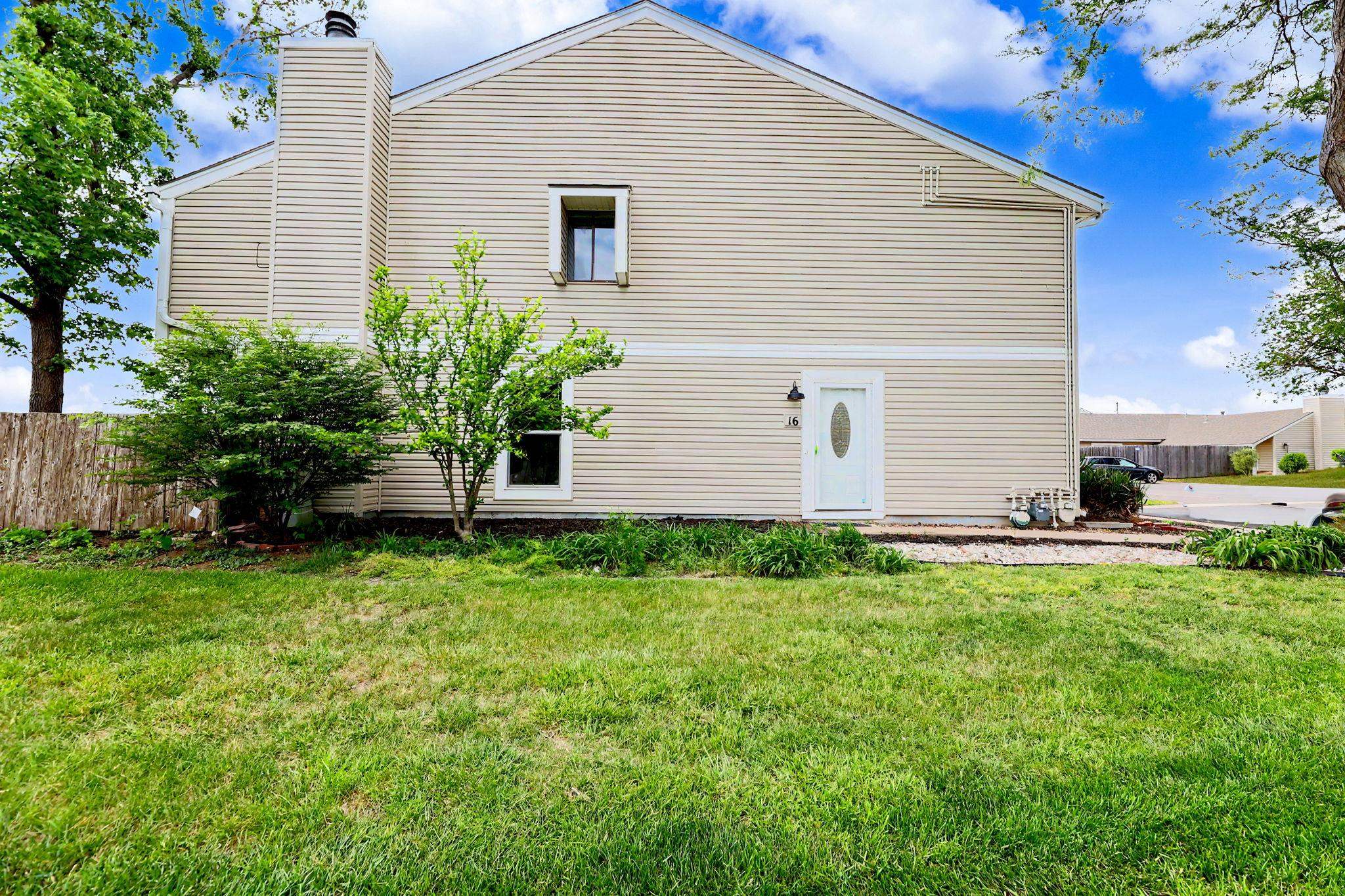 16 Chisholm Creek Property Photo 1