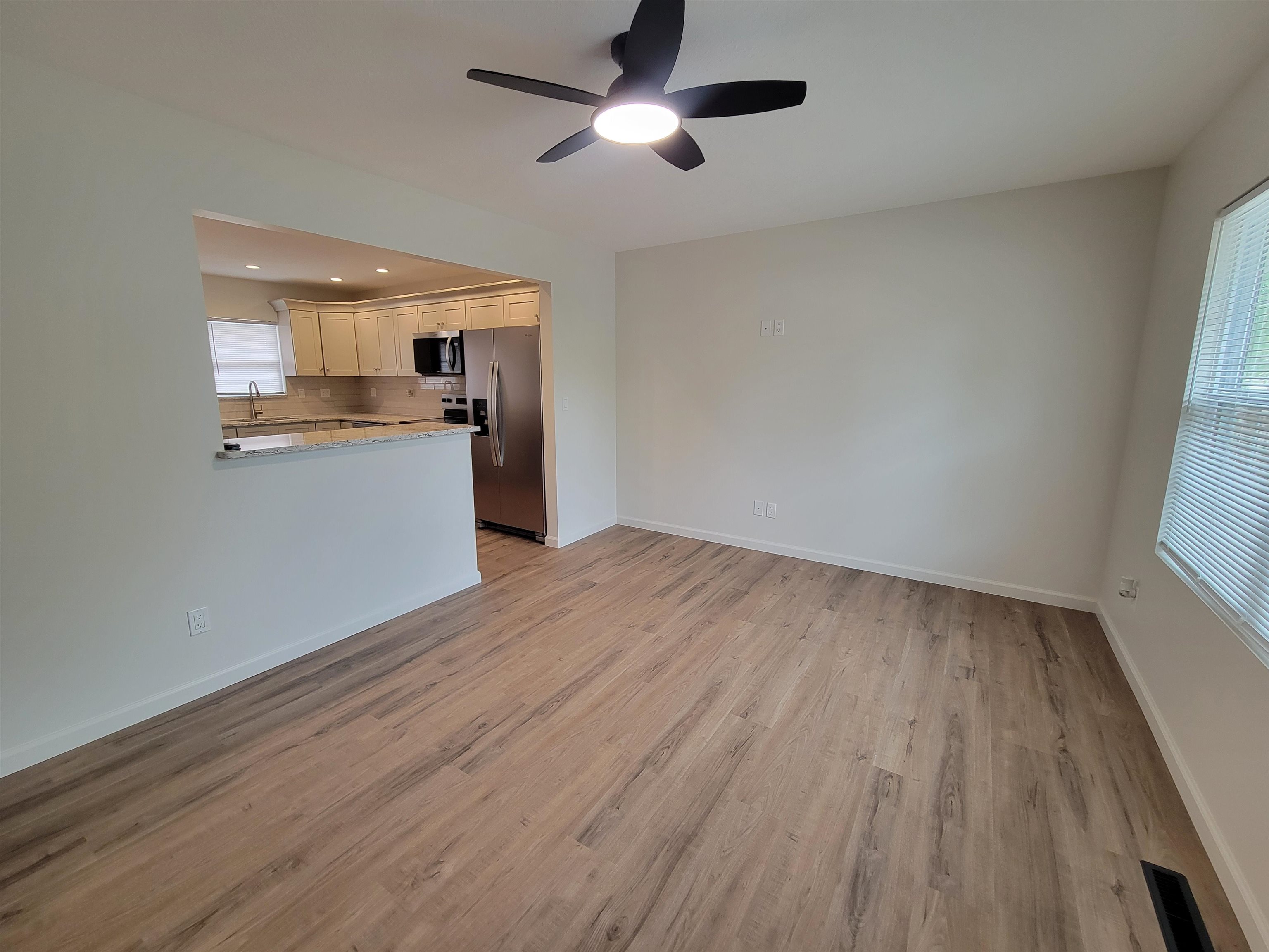 914 N Blaine Property Photo 3