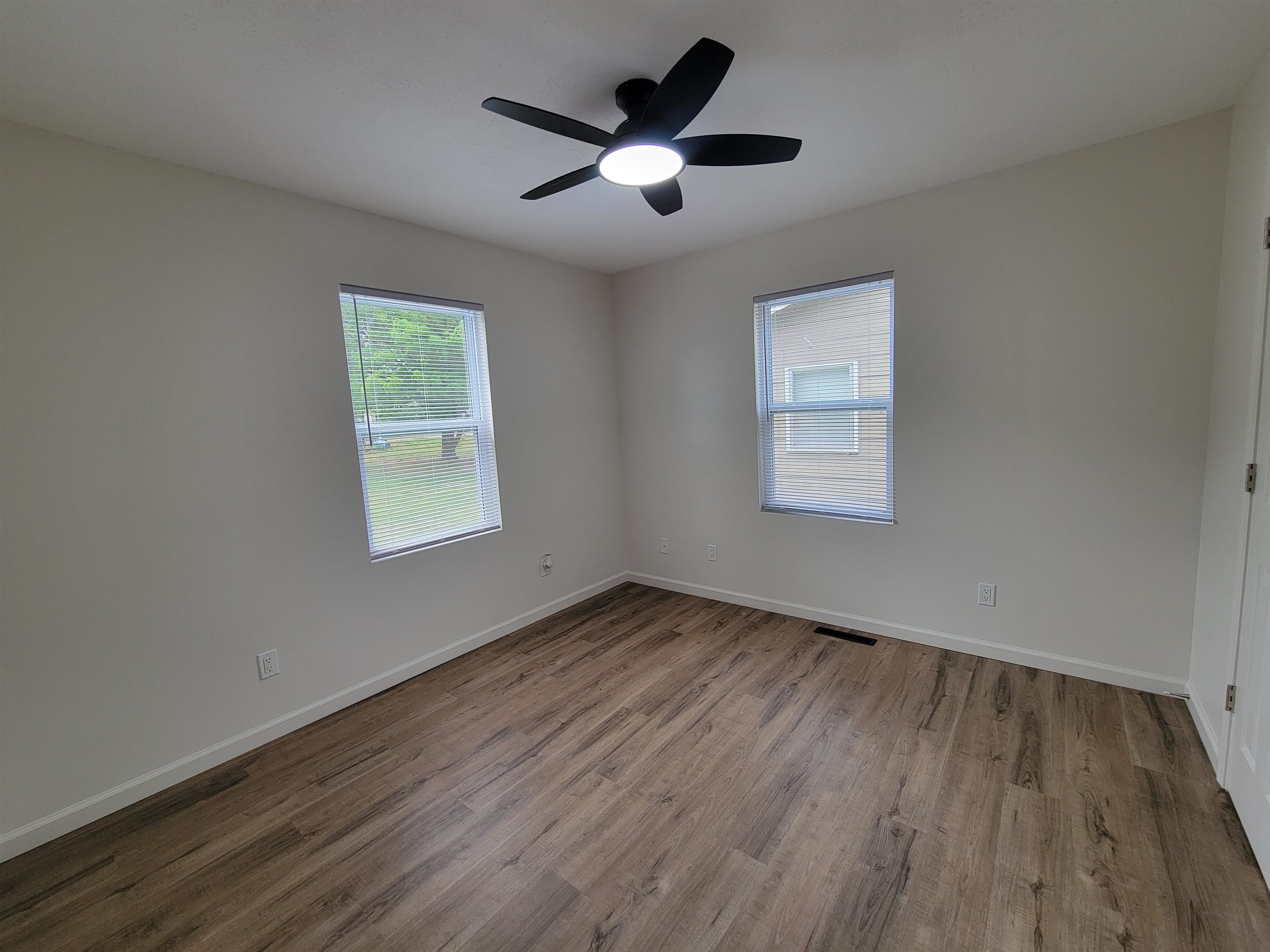 914 N Blaine Property Photo 22