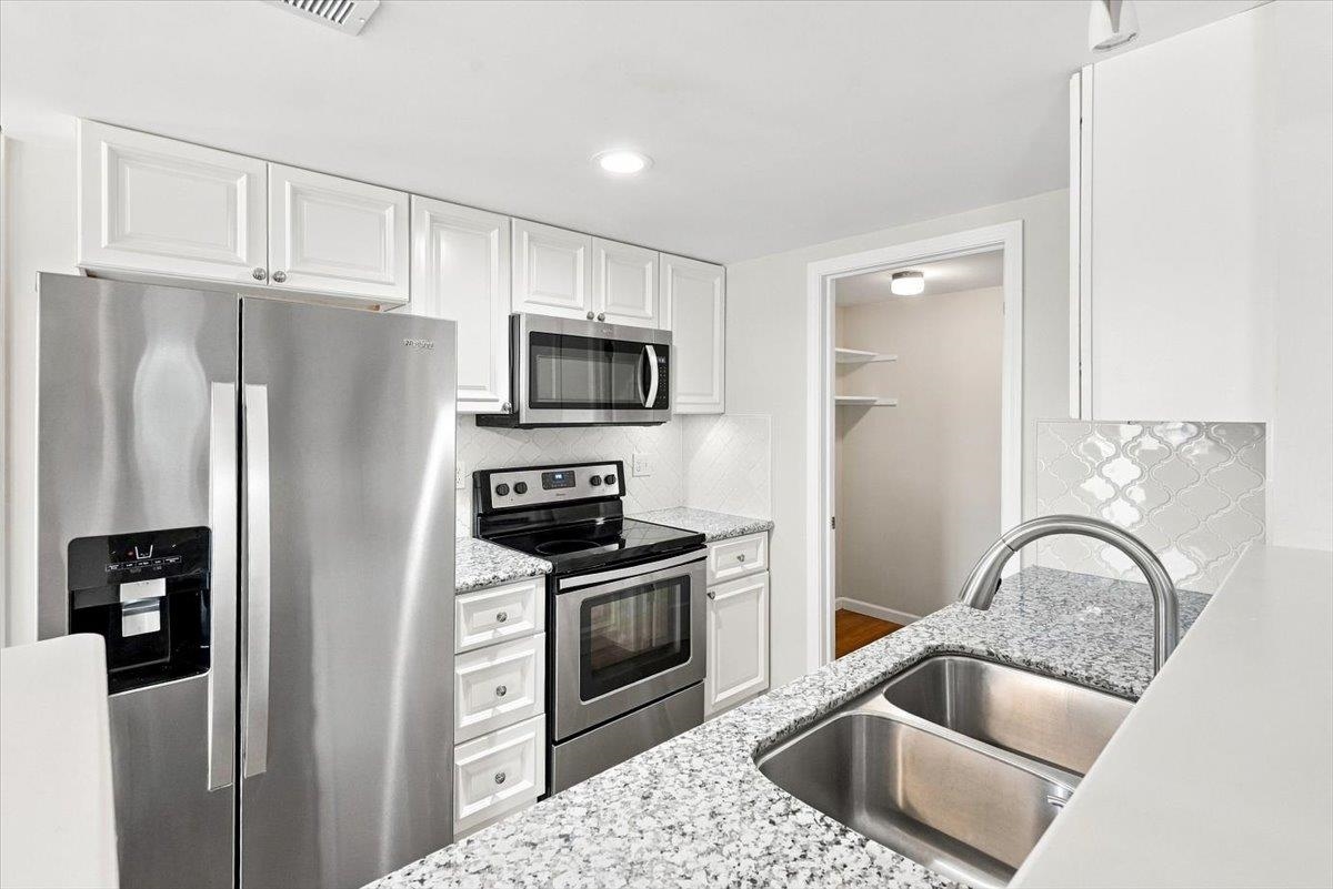 1717 S Cypress St #1522 Property Photo 11