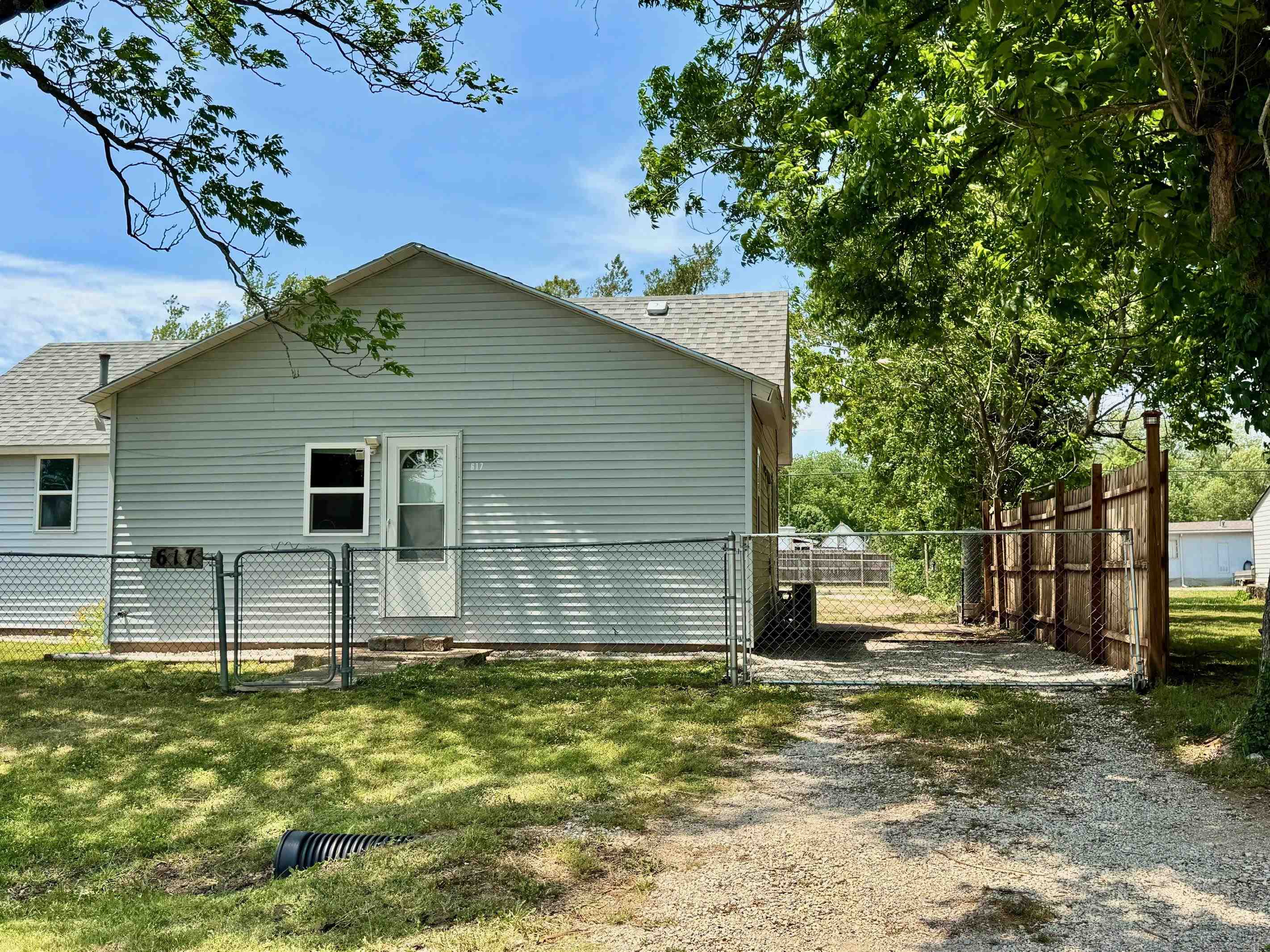 617 N Washington St Property Photo 1