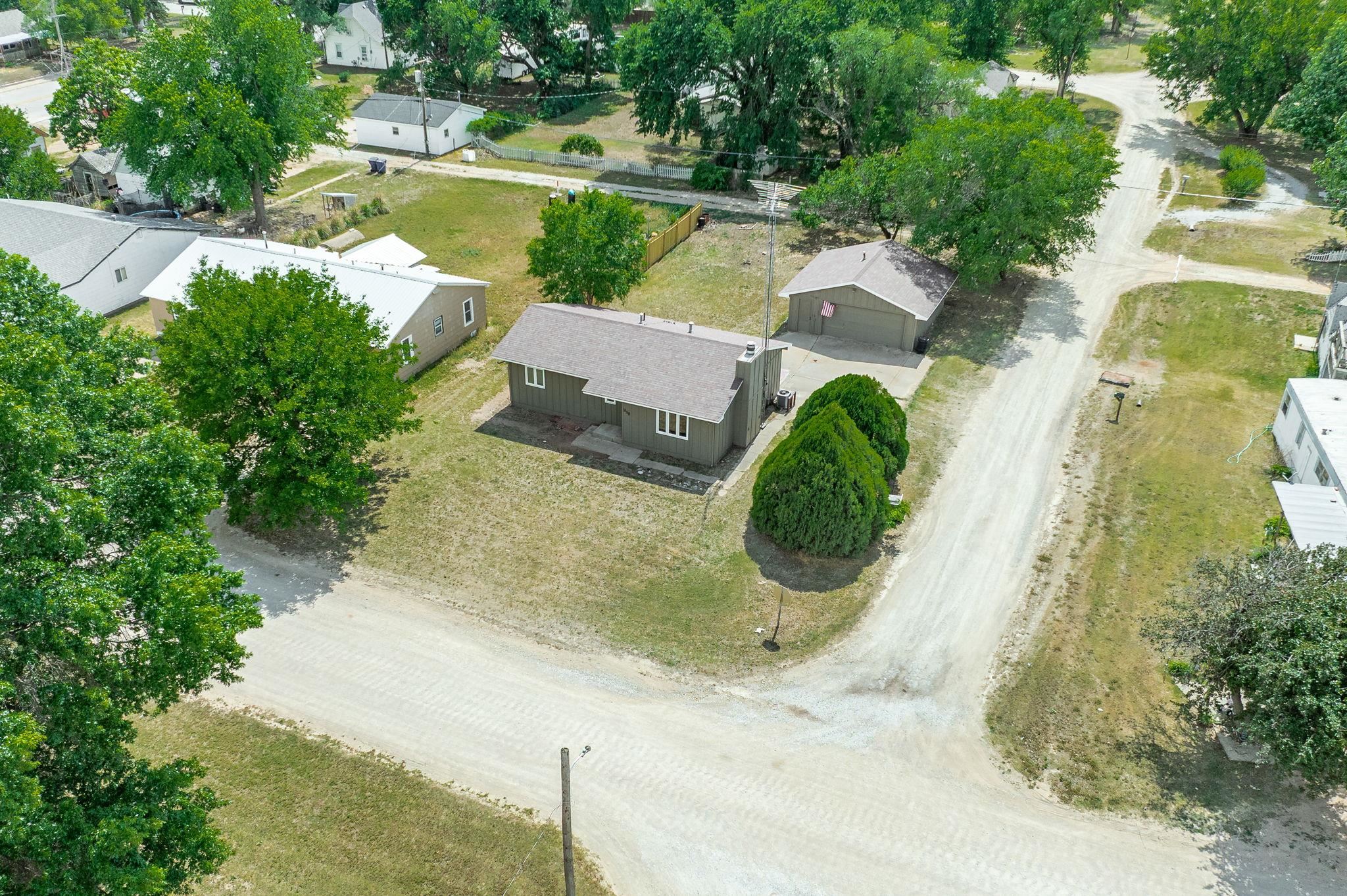 319 N Magnolia Property Photo 31