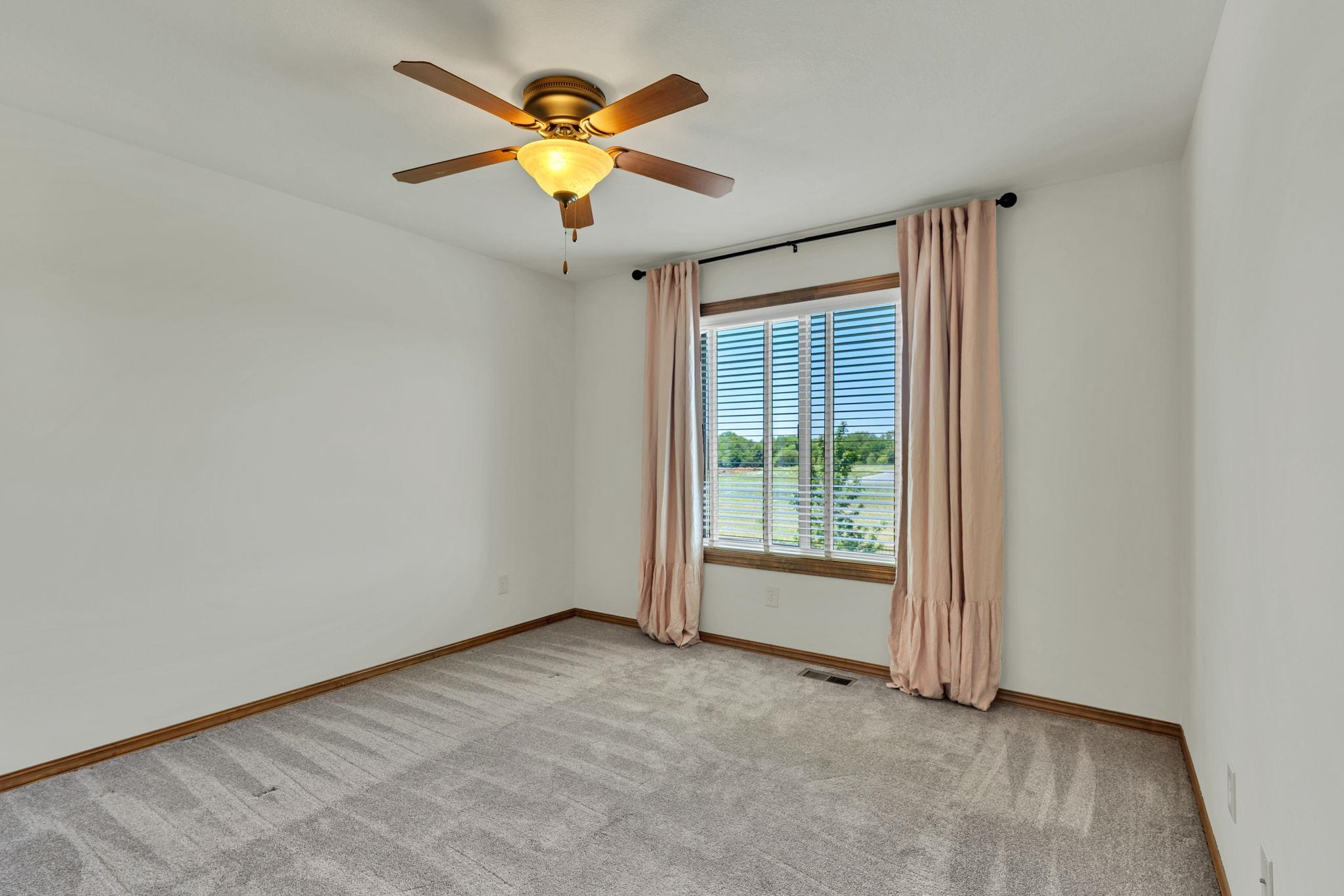 3045 Willow Crk Property Photo 15