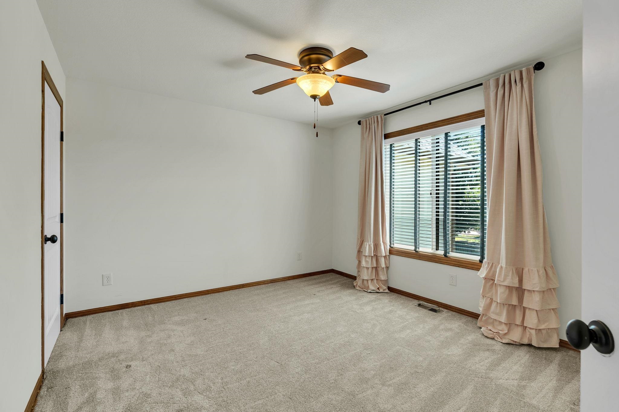3045 Willow Crk Property Photo 16