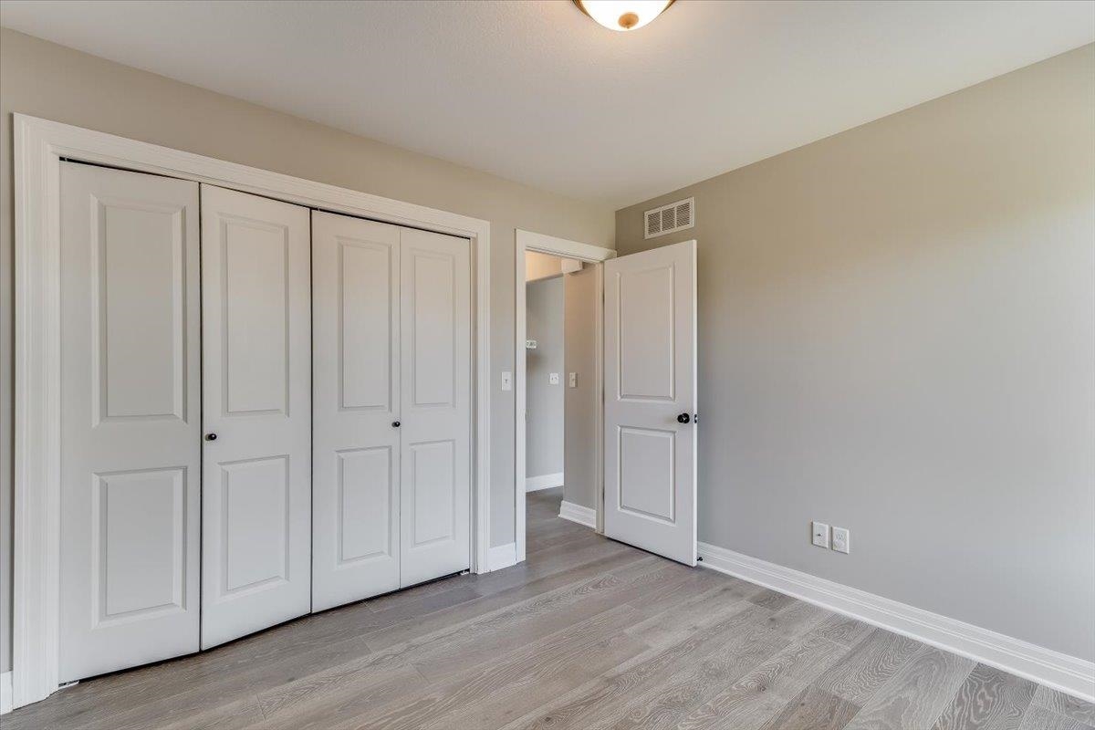 2817 N Woodridge Property Photo 15
