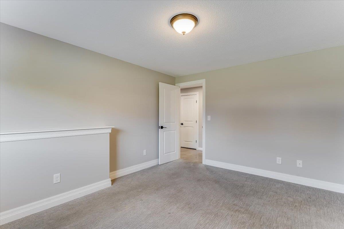2817 N Woodridge Property Photo 23