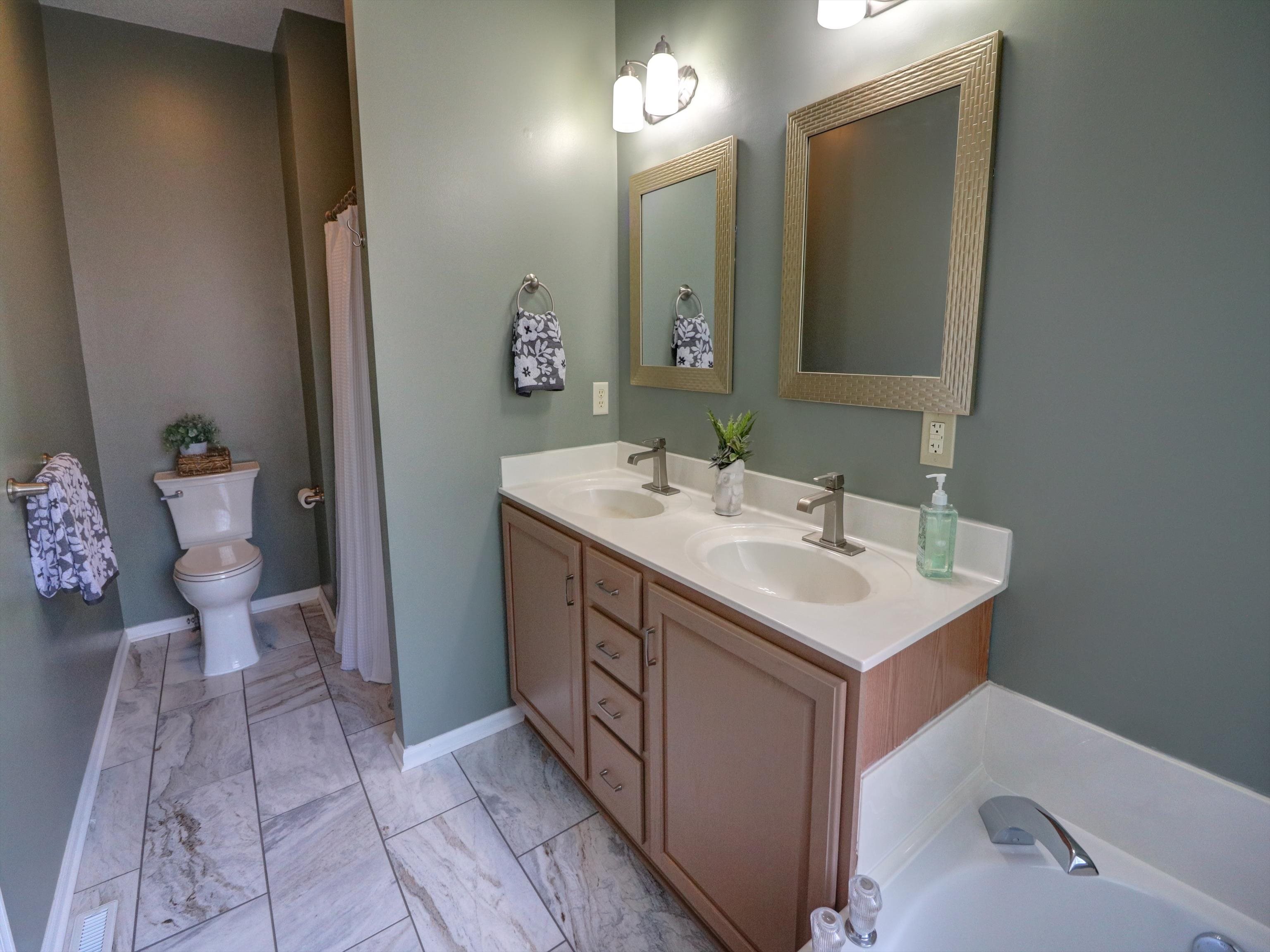 10 Kansas Ct Property Photo 18