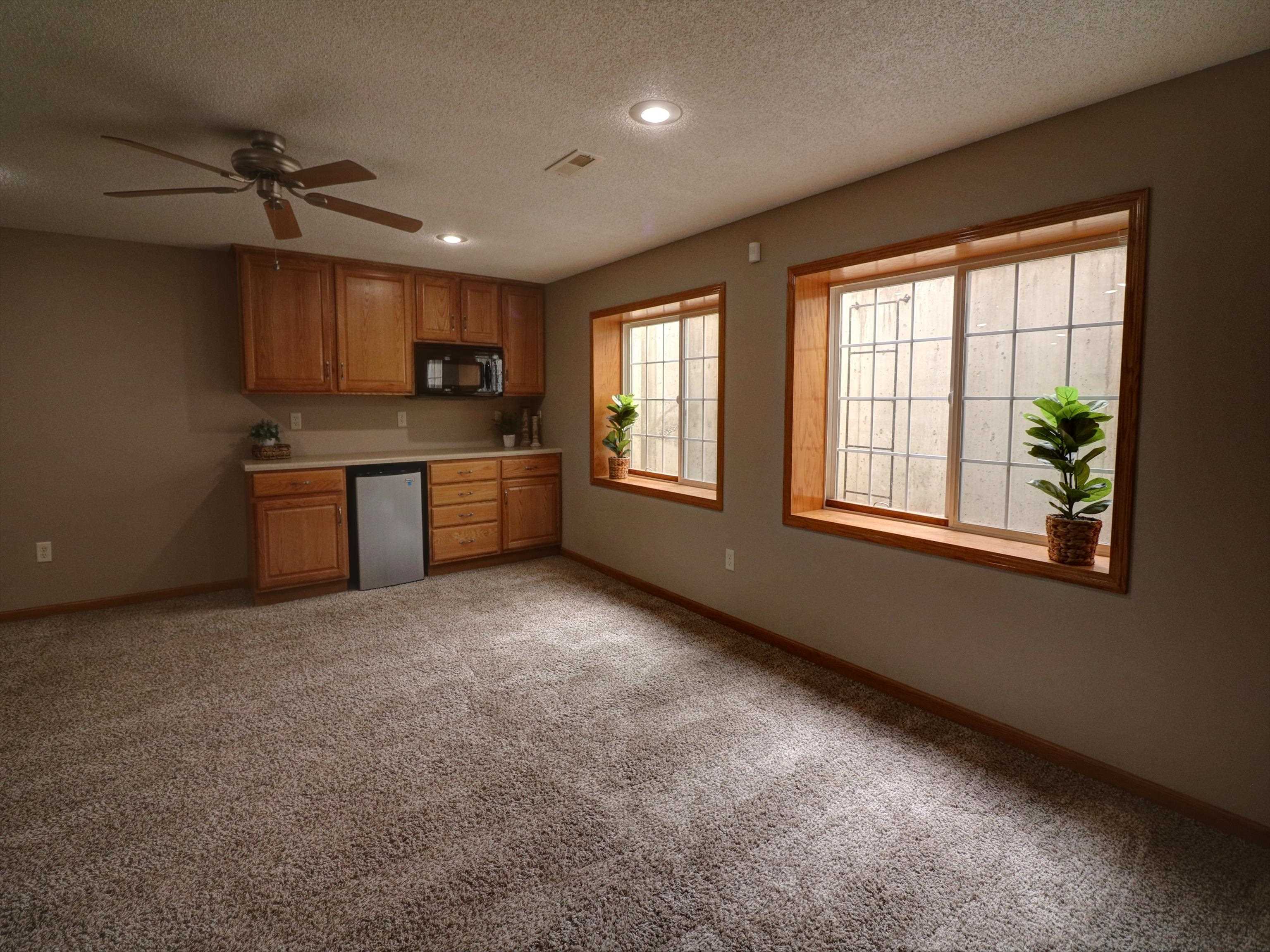 10 Kansas Ct Property Photo 28