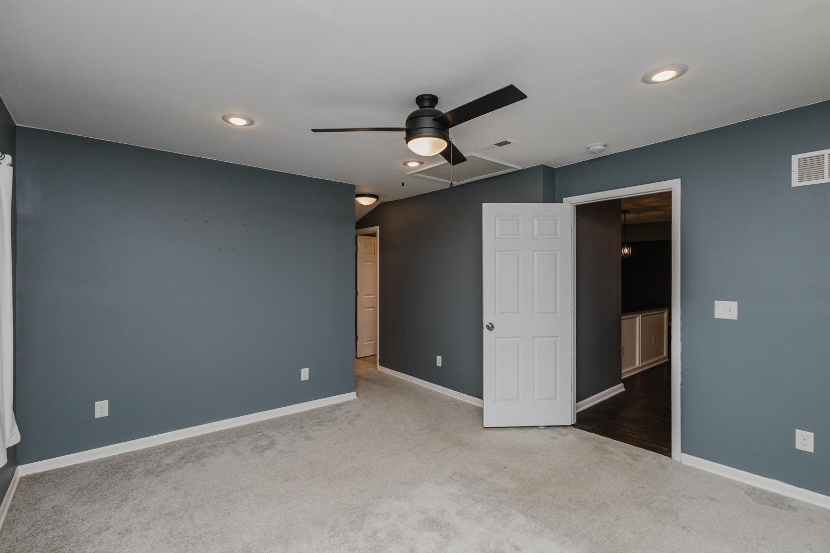 1022 S Wicker Property Photo 13