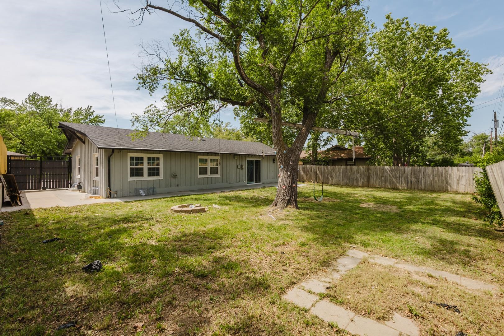 1022 S Wicker Property Photo 36