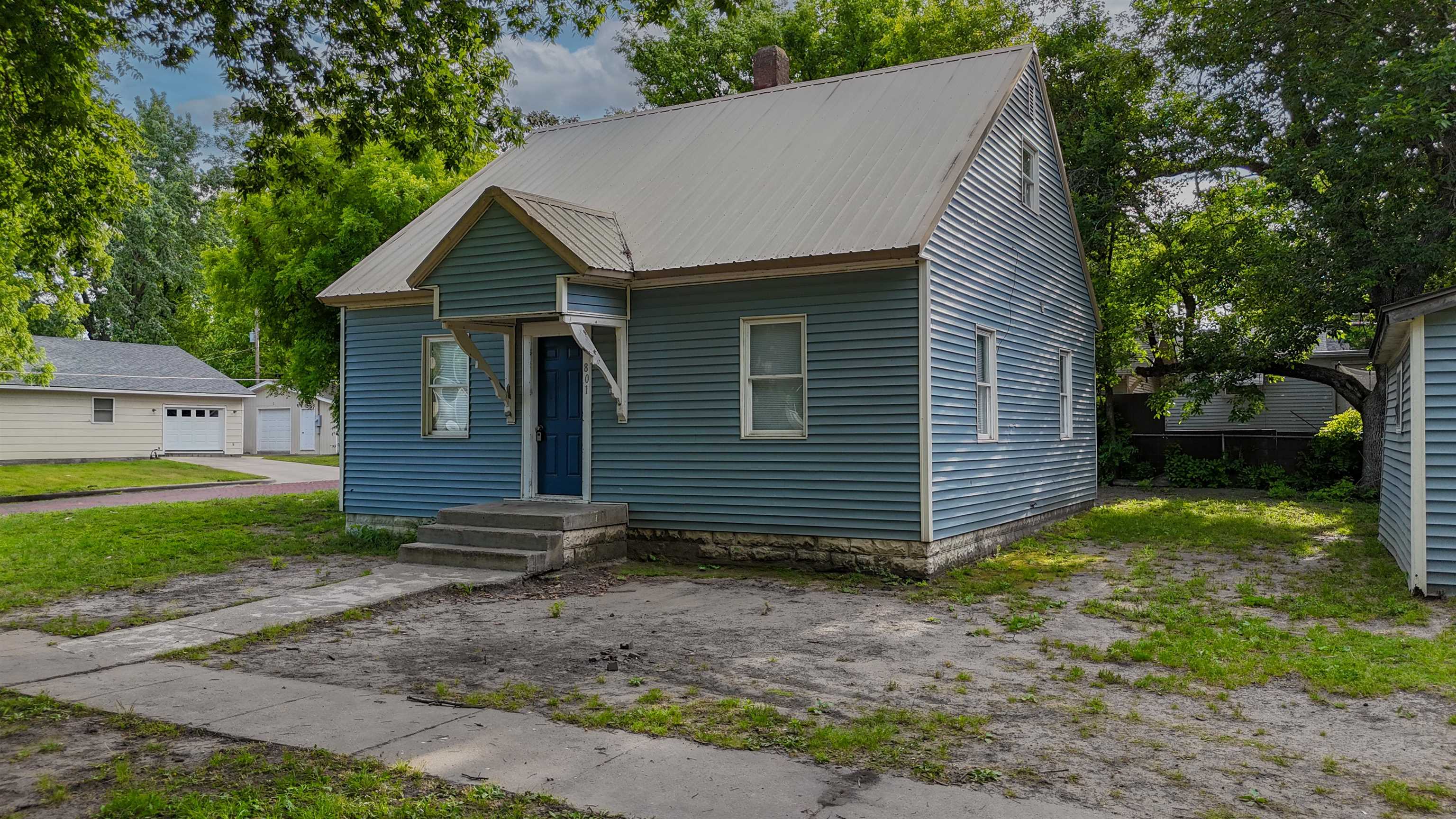 801 N C St Property Photo 3