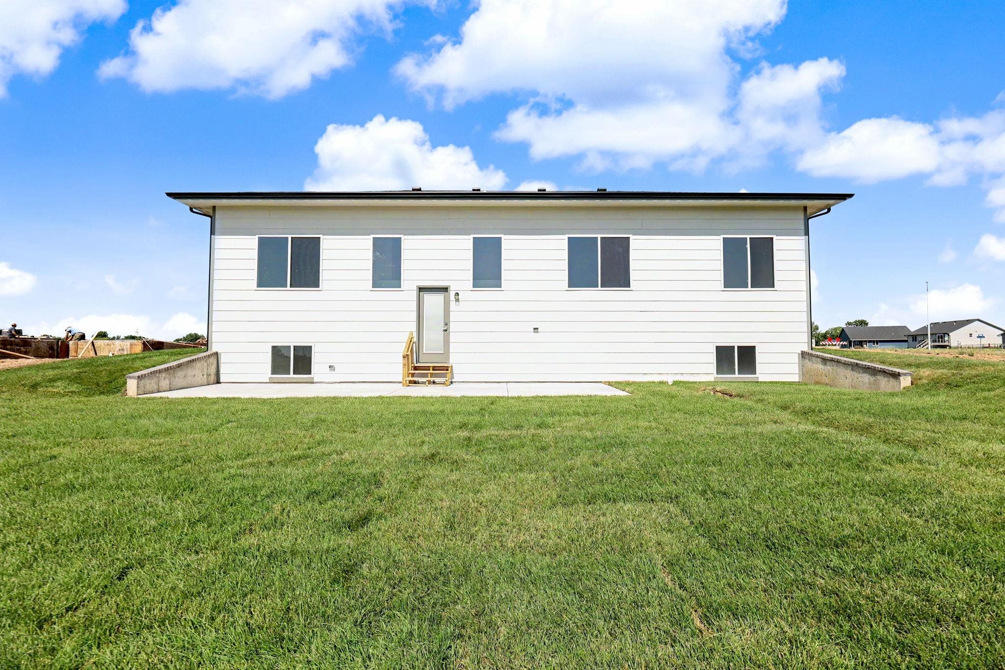 946 N Main Property Photo 2