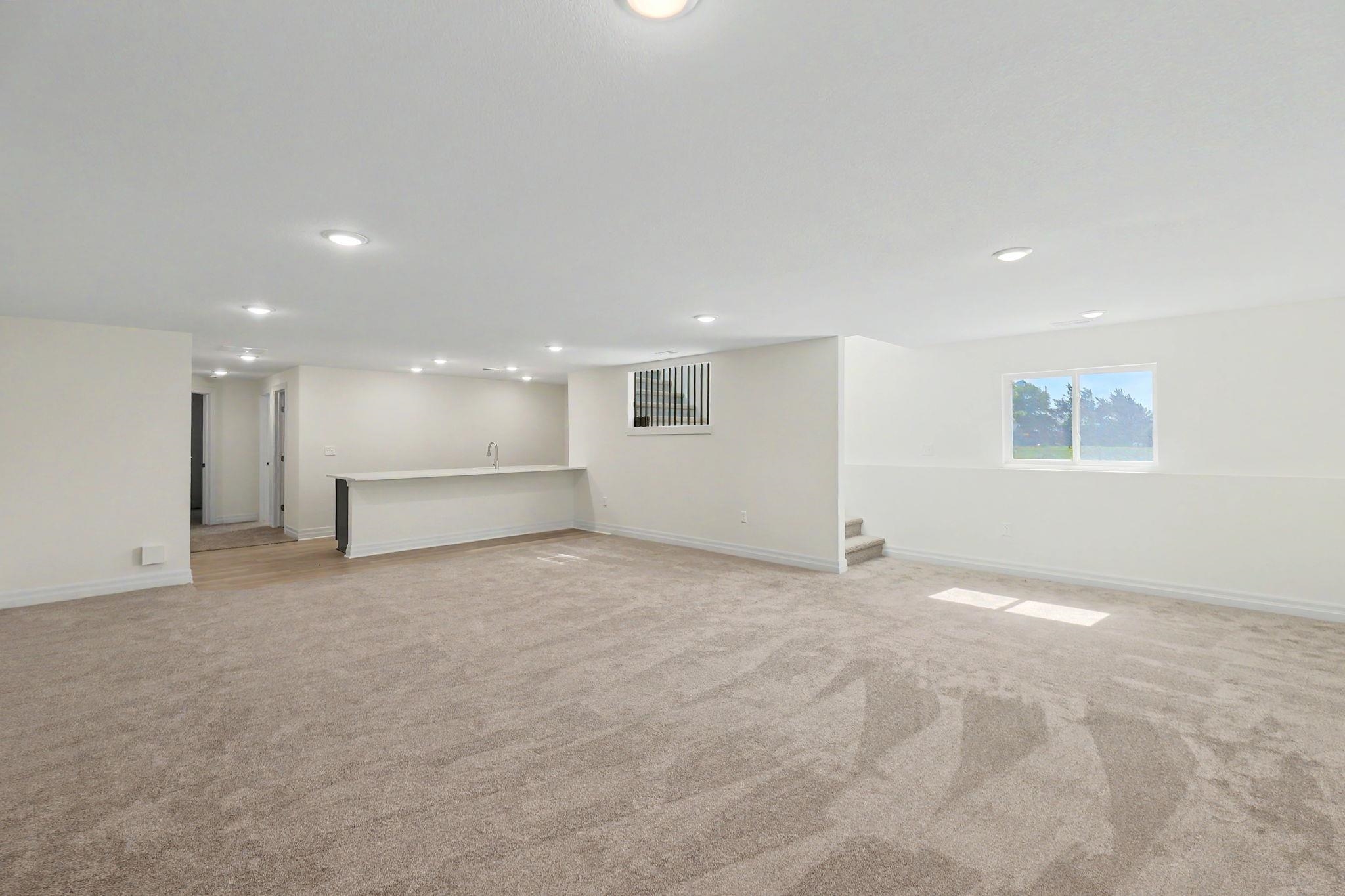 946 N Main Property Photo 26