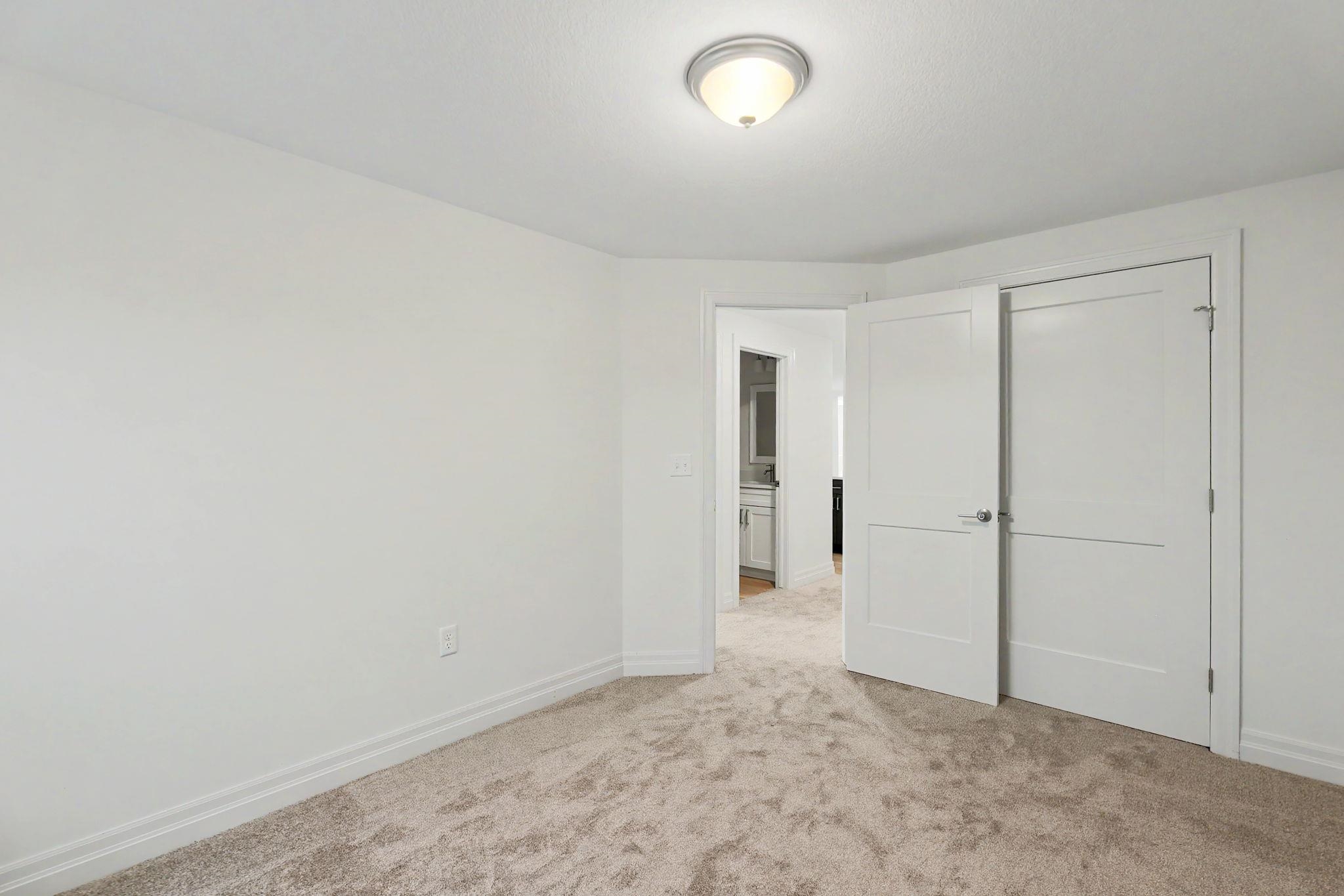 946 N Main Property Photo 35