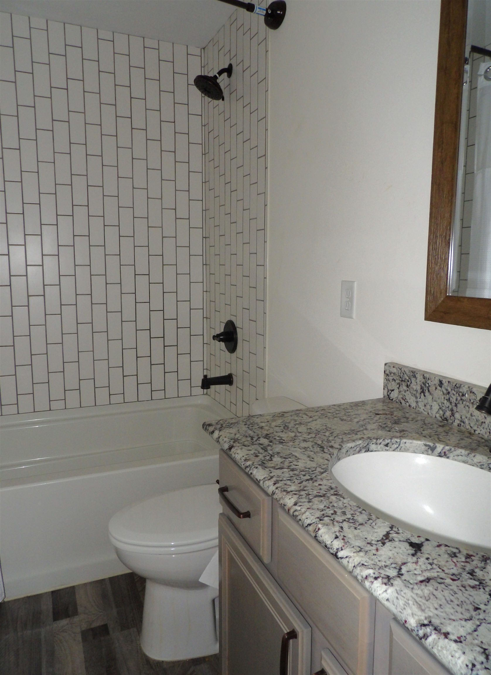 105 E Burlington Dr Property Photo 19