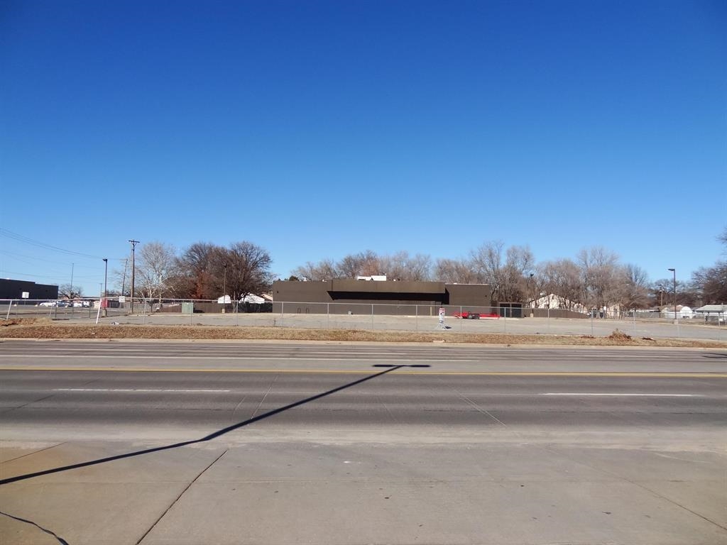 5602 E Harry St. Property Photo 1