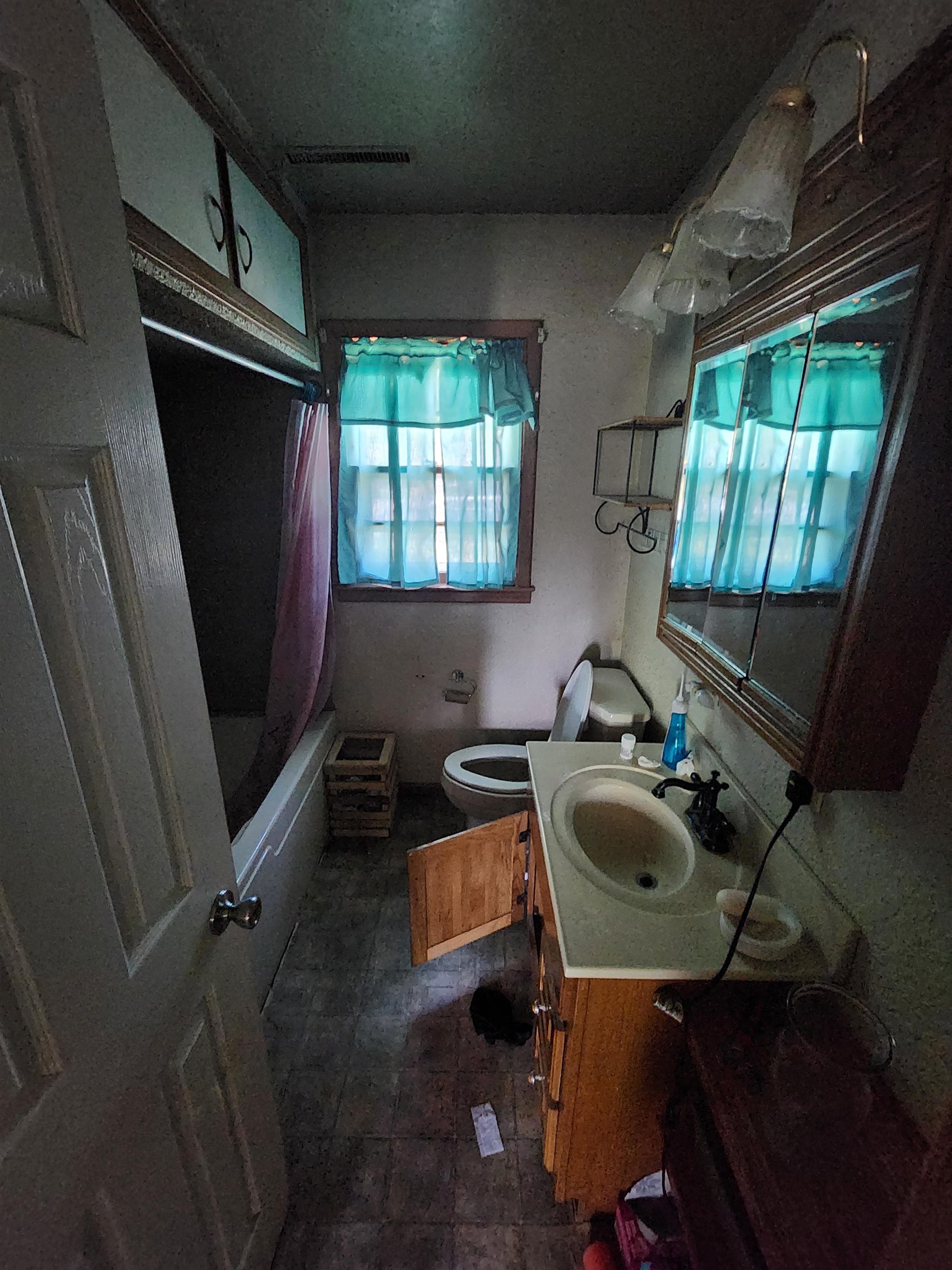 223 N Sedgwick Property Photo 7