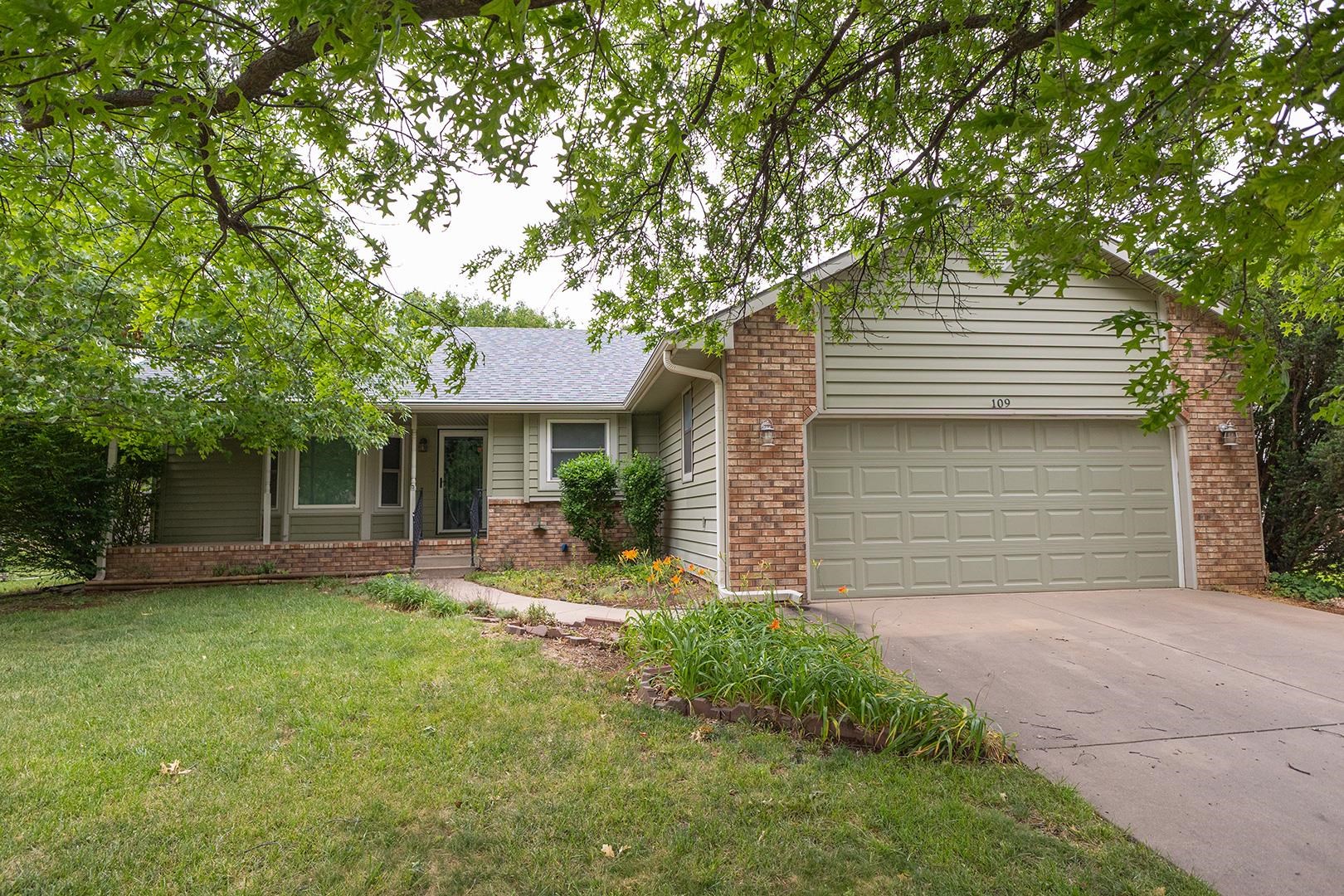 109 Maplewood Property Photo 1