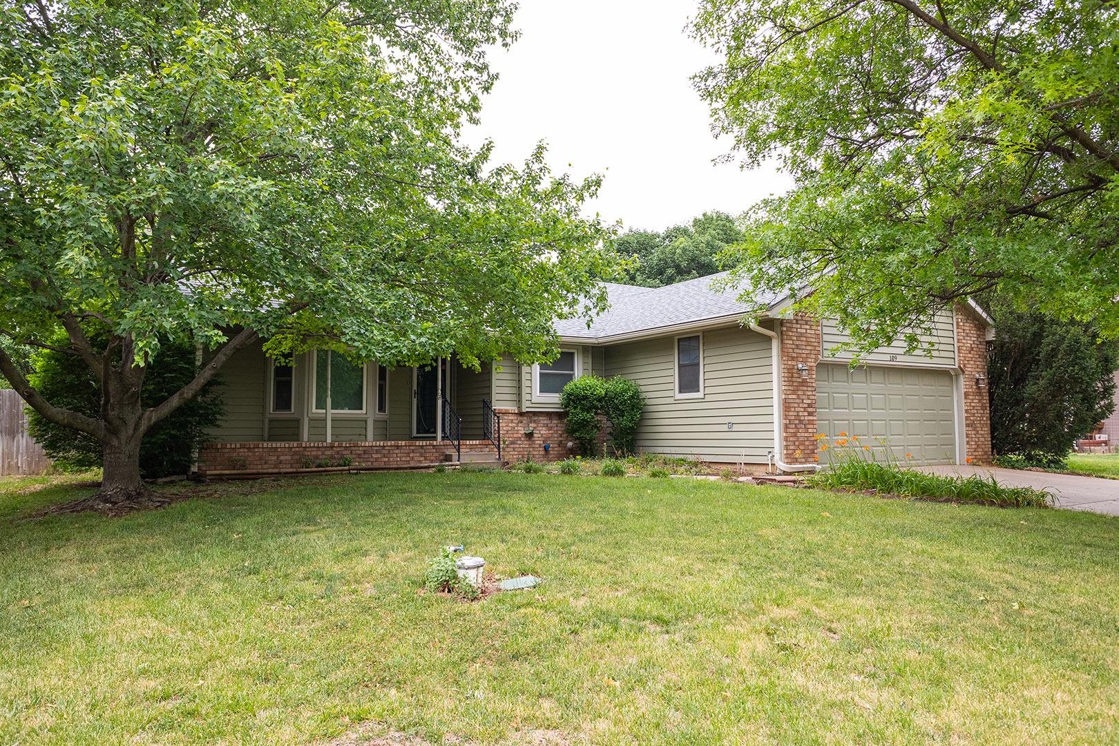 109 Maplewood Property Photo 2