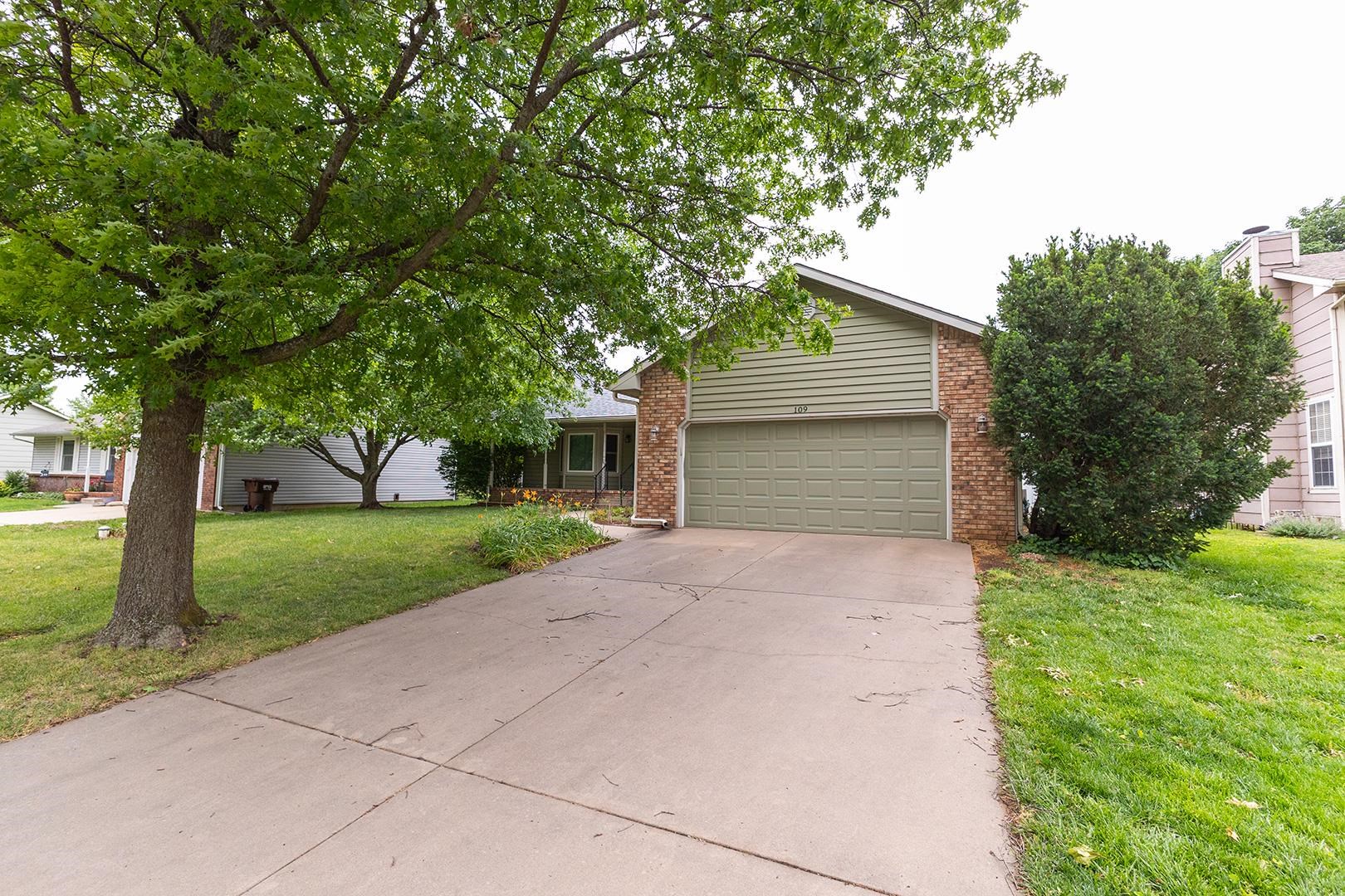 109 Maplewood Property Photo 3
