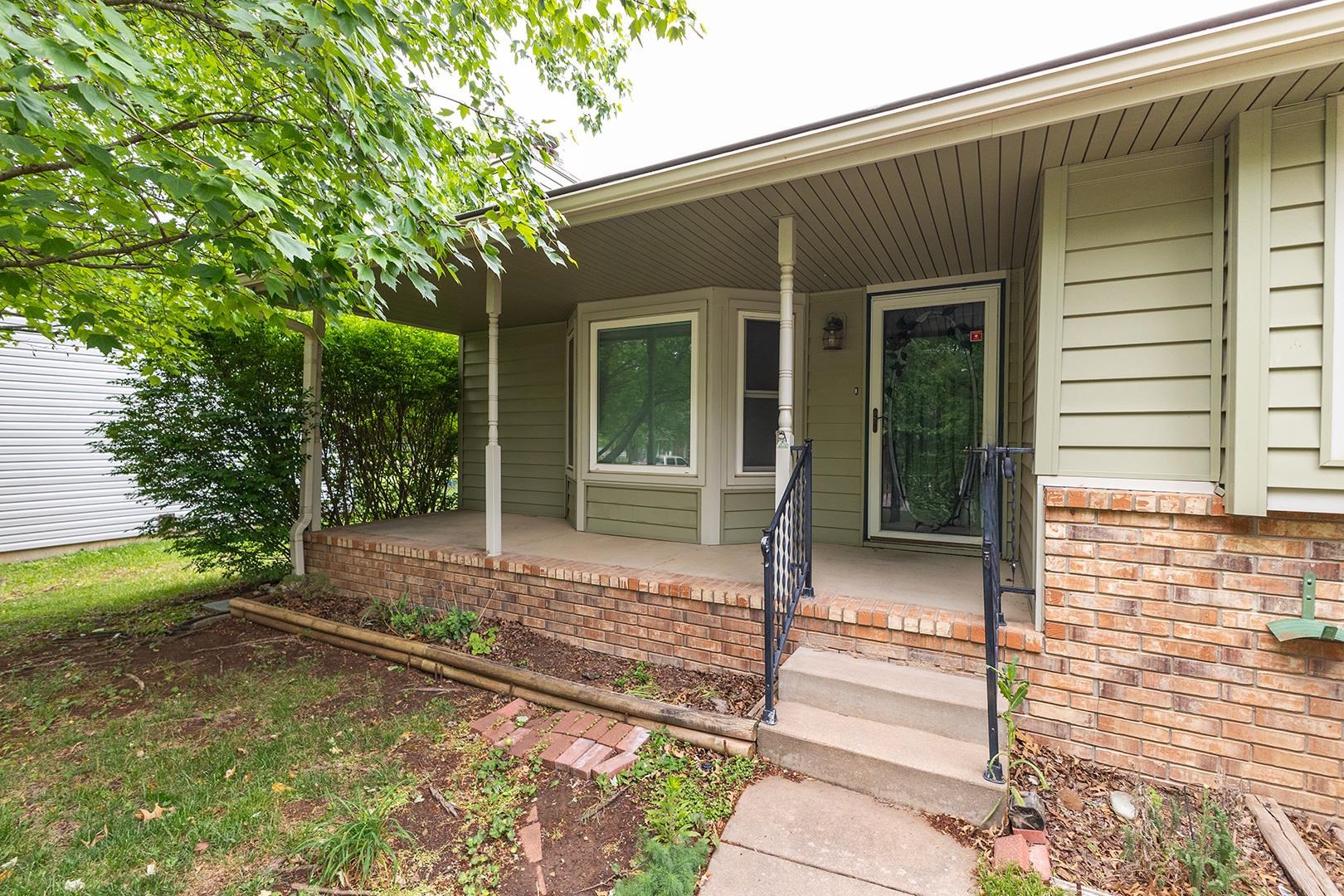 109 Maplewood Property Photo 4