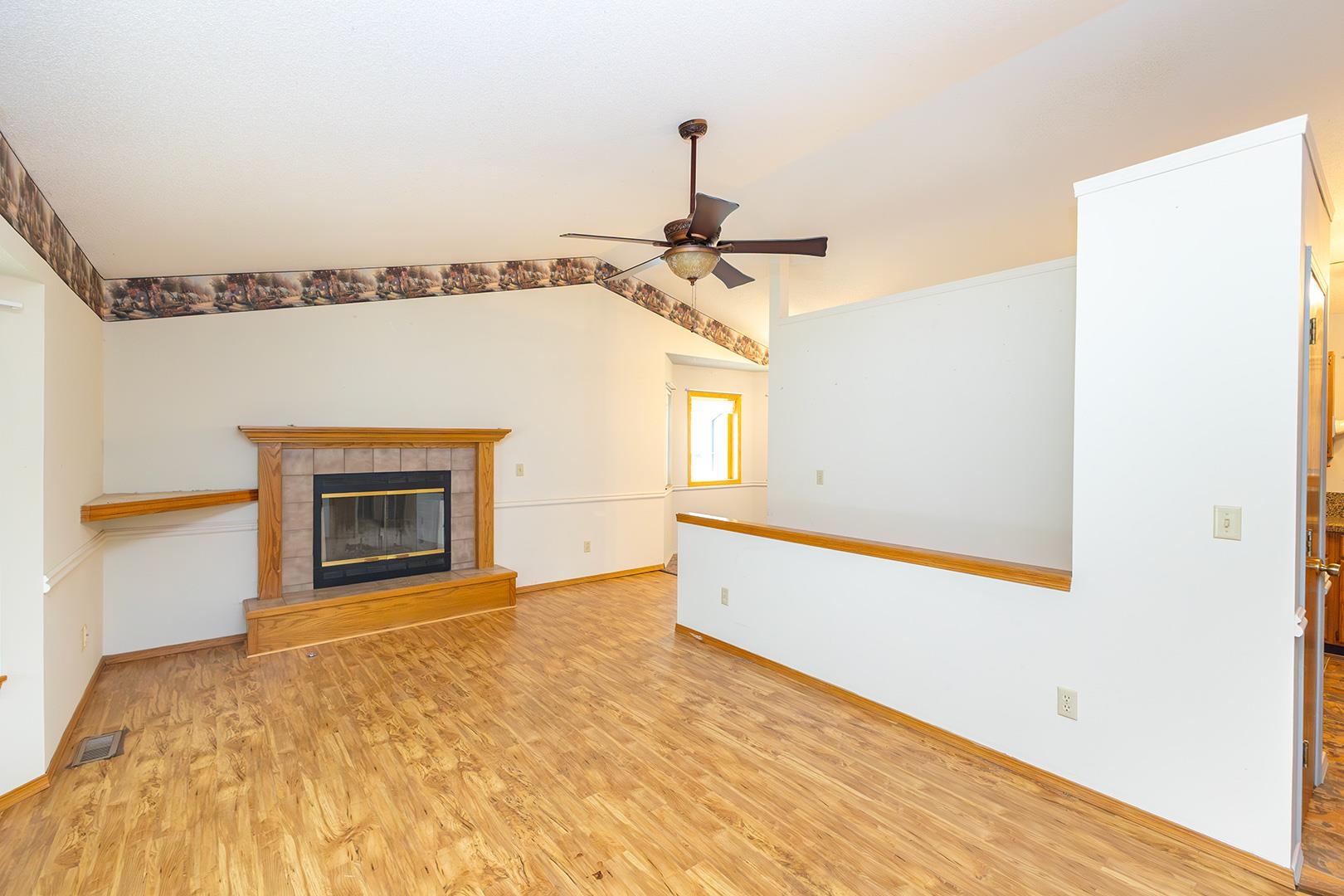 109 Maplewood Property Photo 5