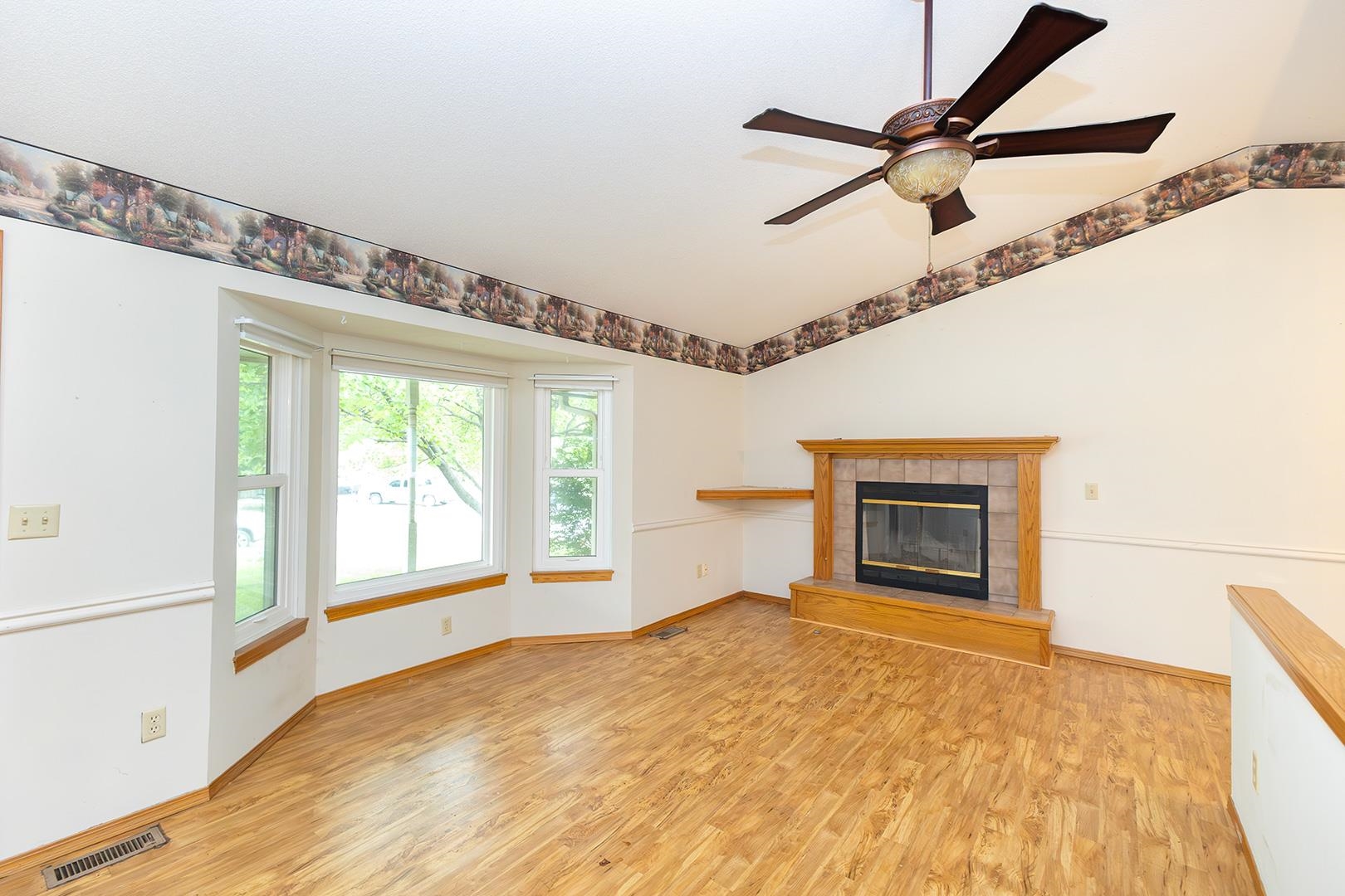 109 Maplewood Property Photo 6