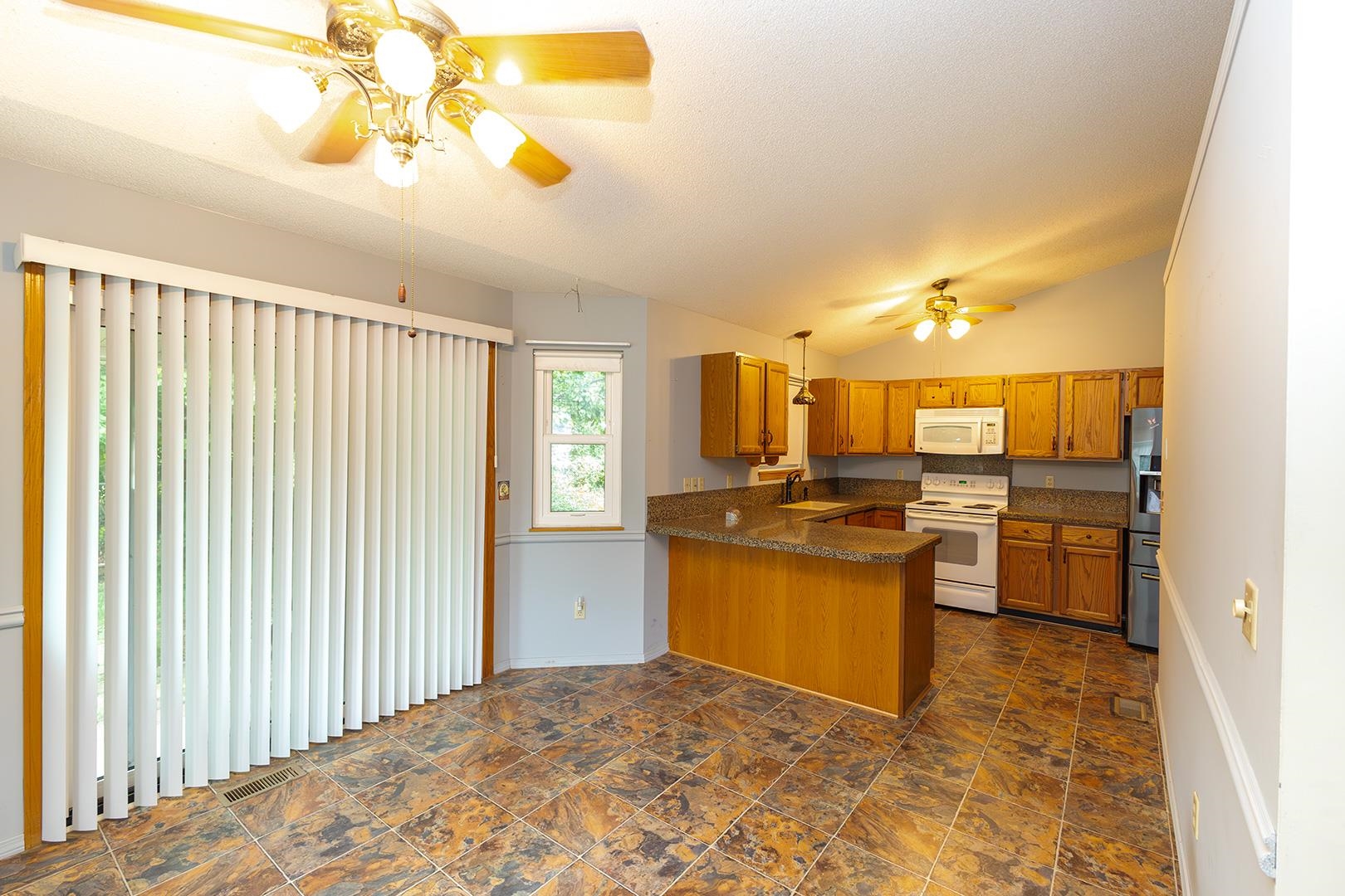 109 Maplewood Property Photo 8