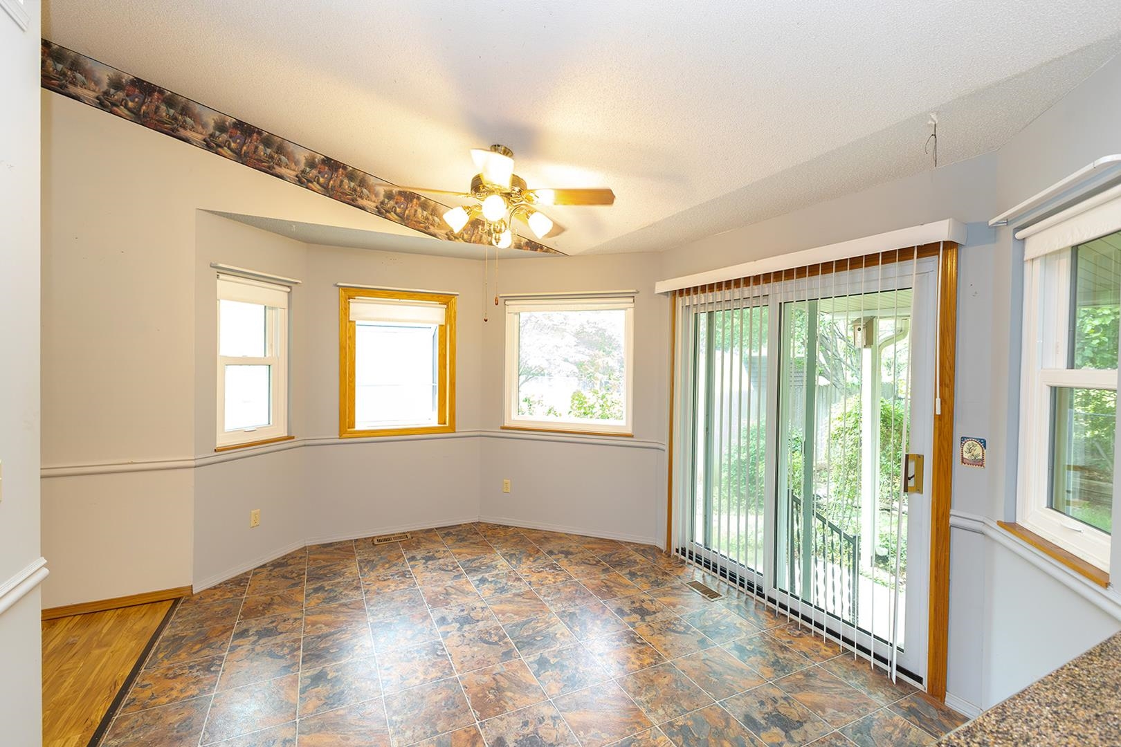 109 Maplewood Property Photo 9