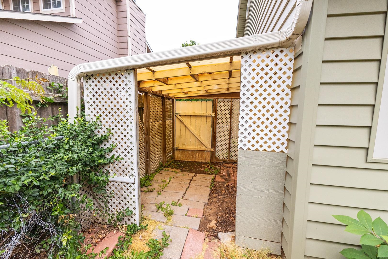 109 Maplewood Property Photo 31