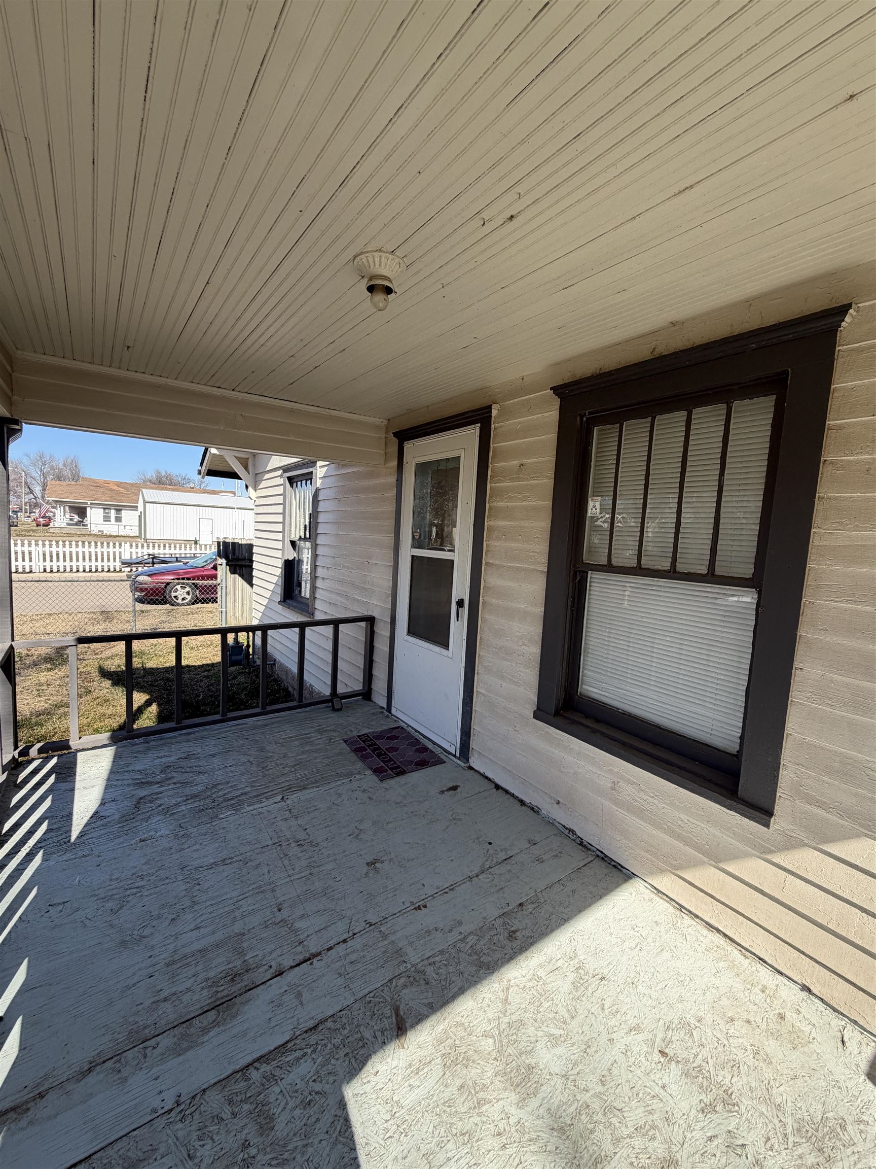 1126 N 1st Property Photo 5