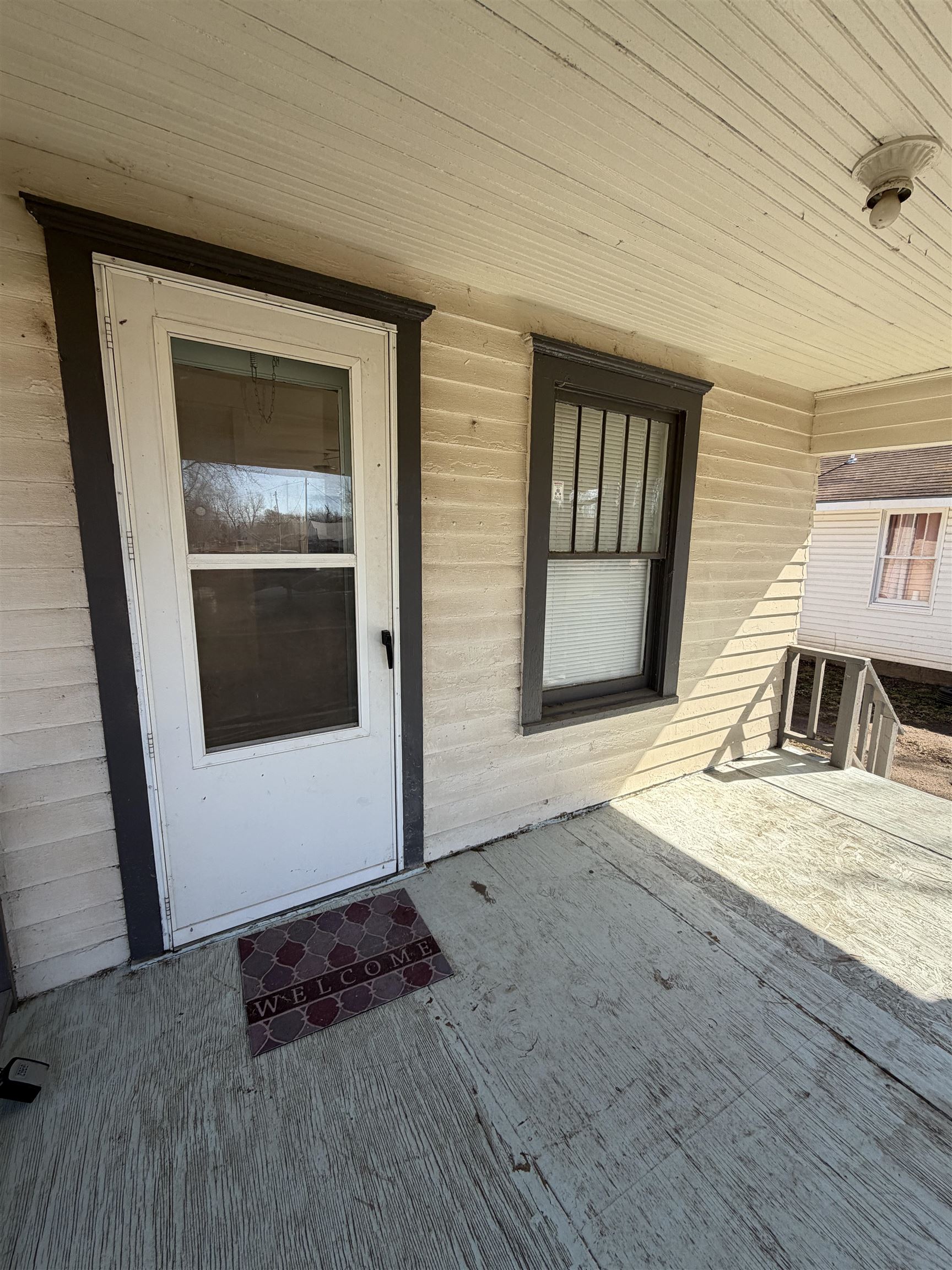 1126 N 1st Property Photo 6