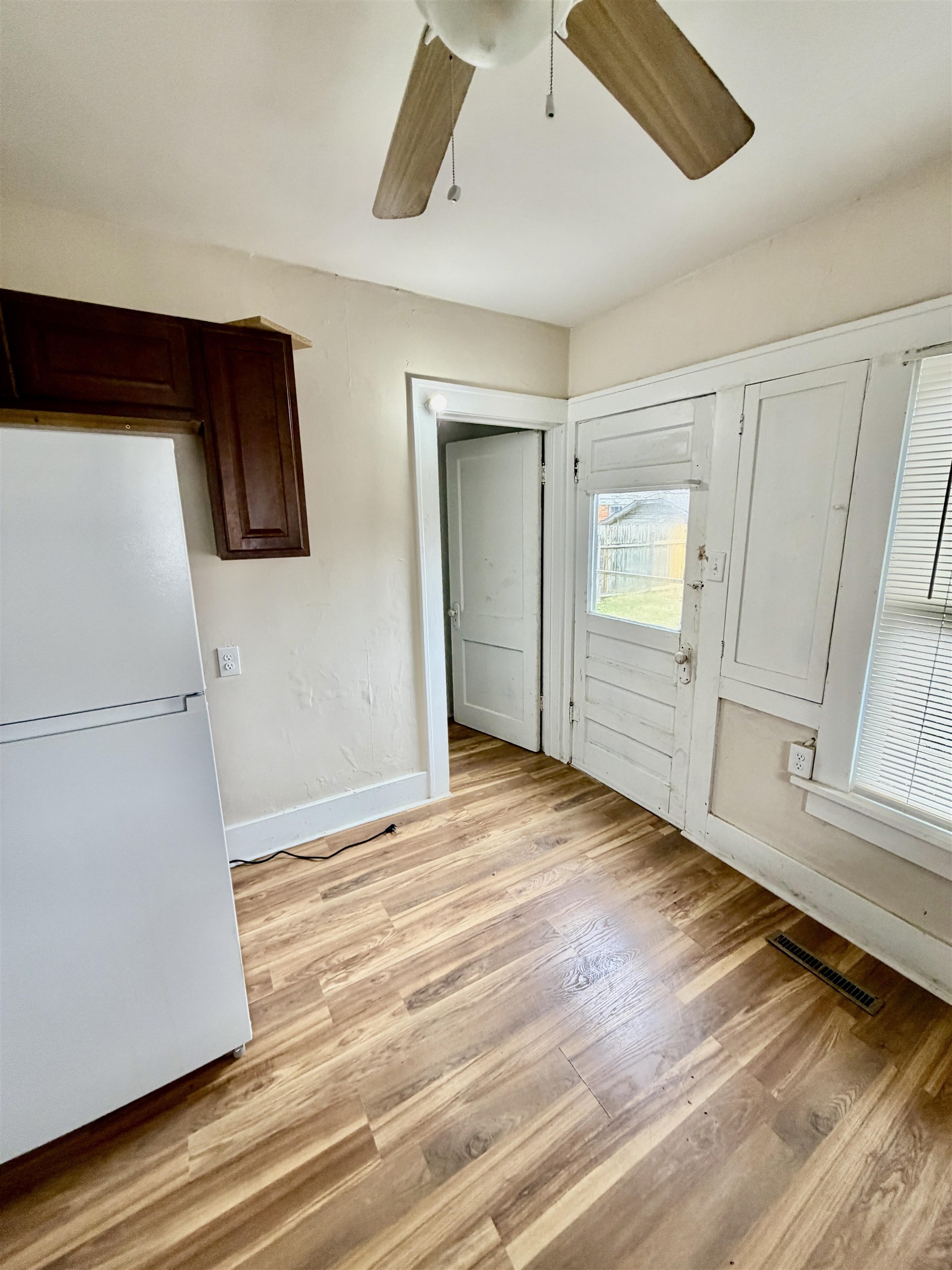 1126 N 1st Property Photo 14
