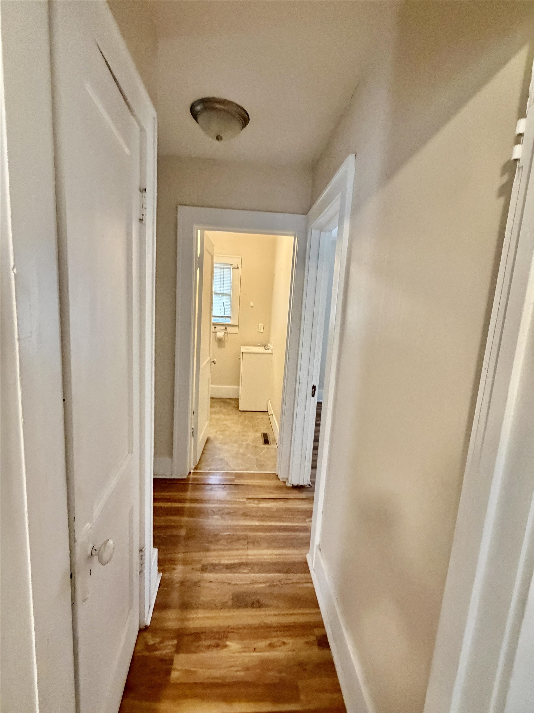 1126 N 1st Property Photo 19