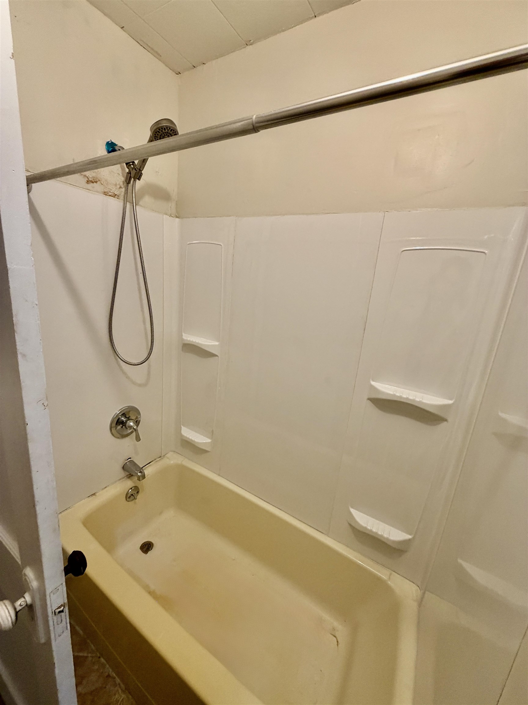 1126 N 1st Property Photo 21