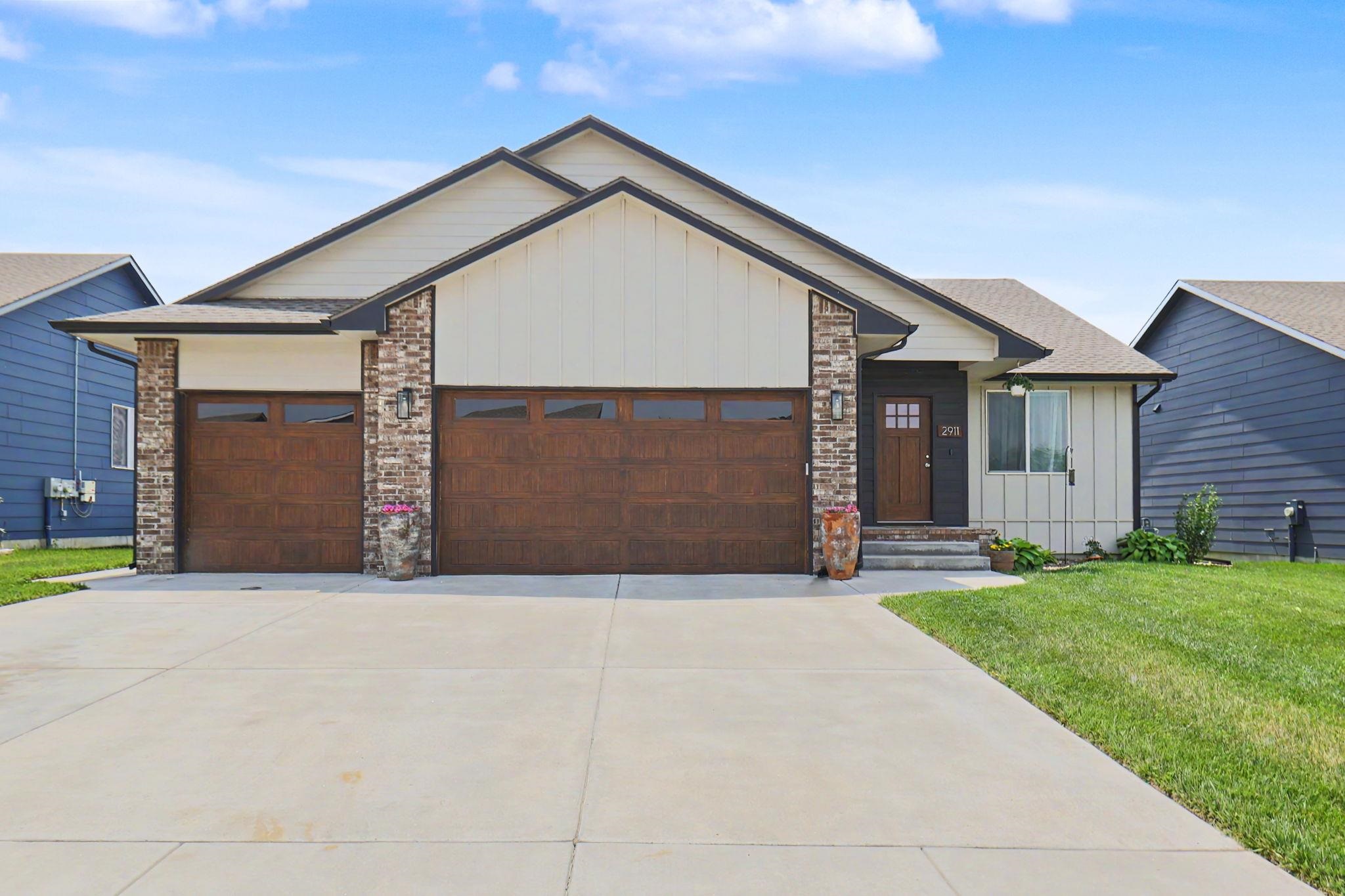 2911 E Reiss Property Photo 1