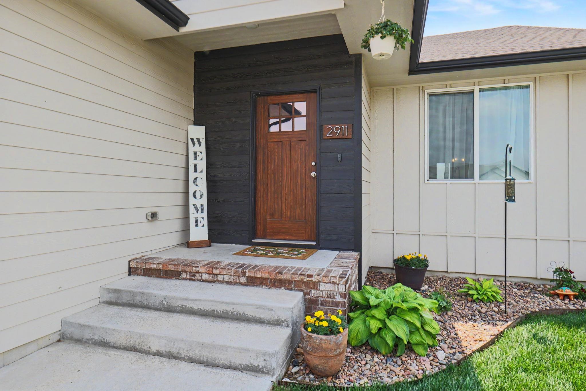 2911 E Reiss Property Photo 2