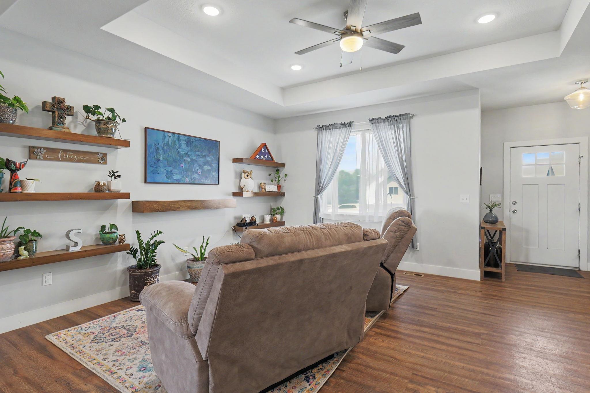 2911 E Reiss Property Photo 5