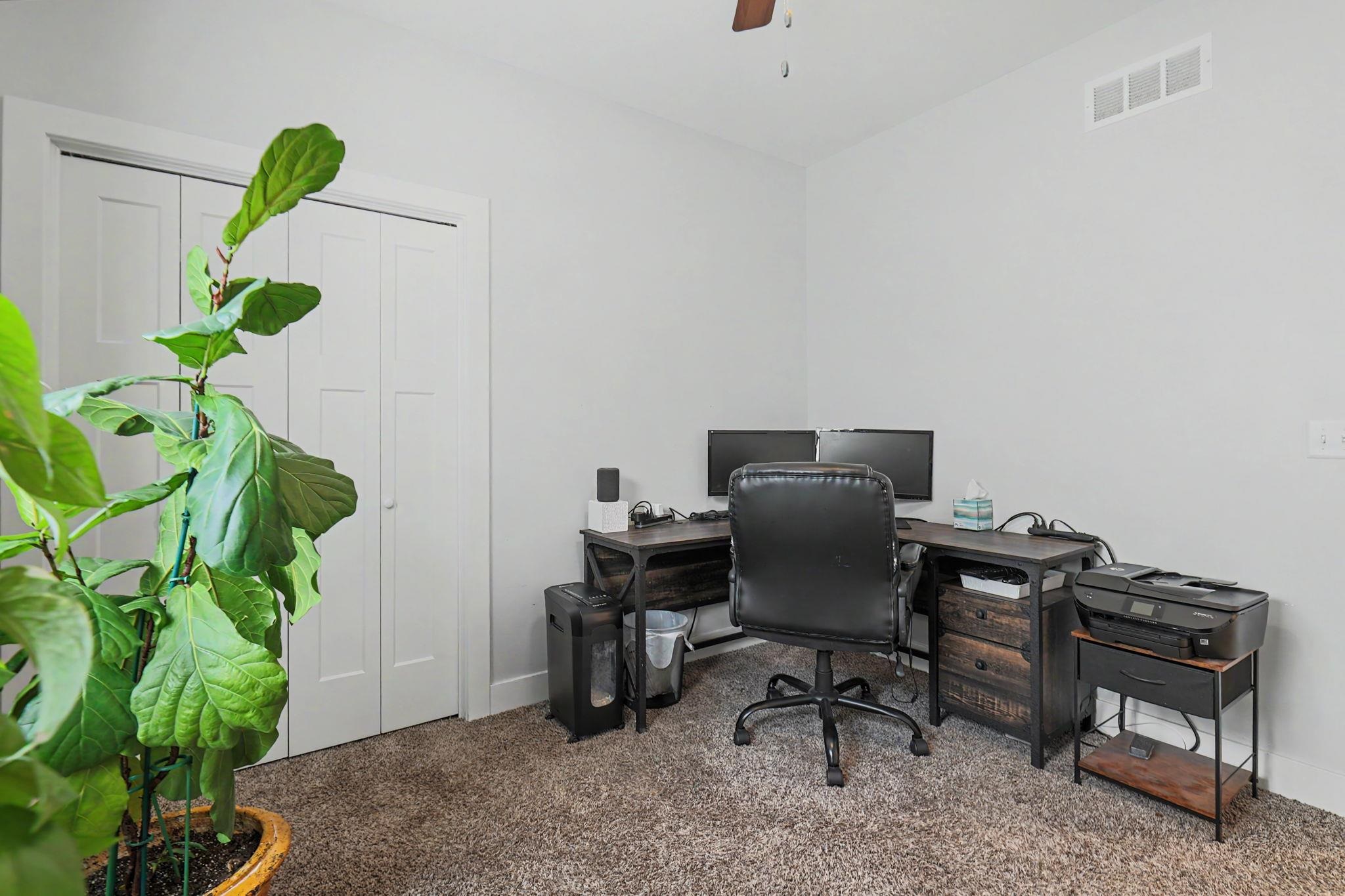 2911 E Reiss Property Photo 14