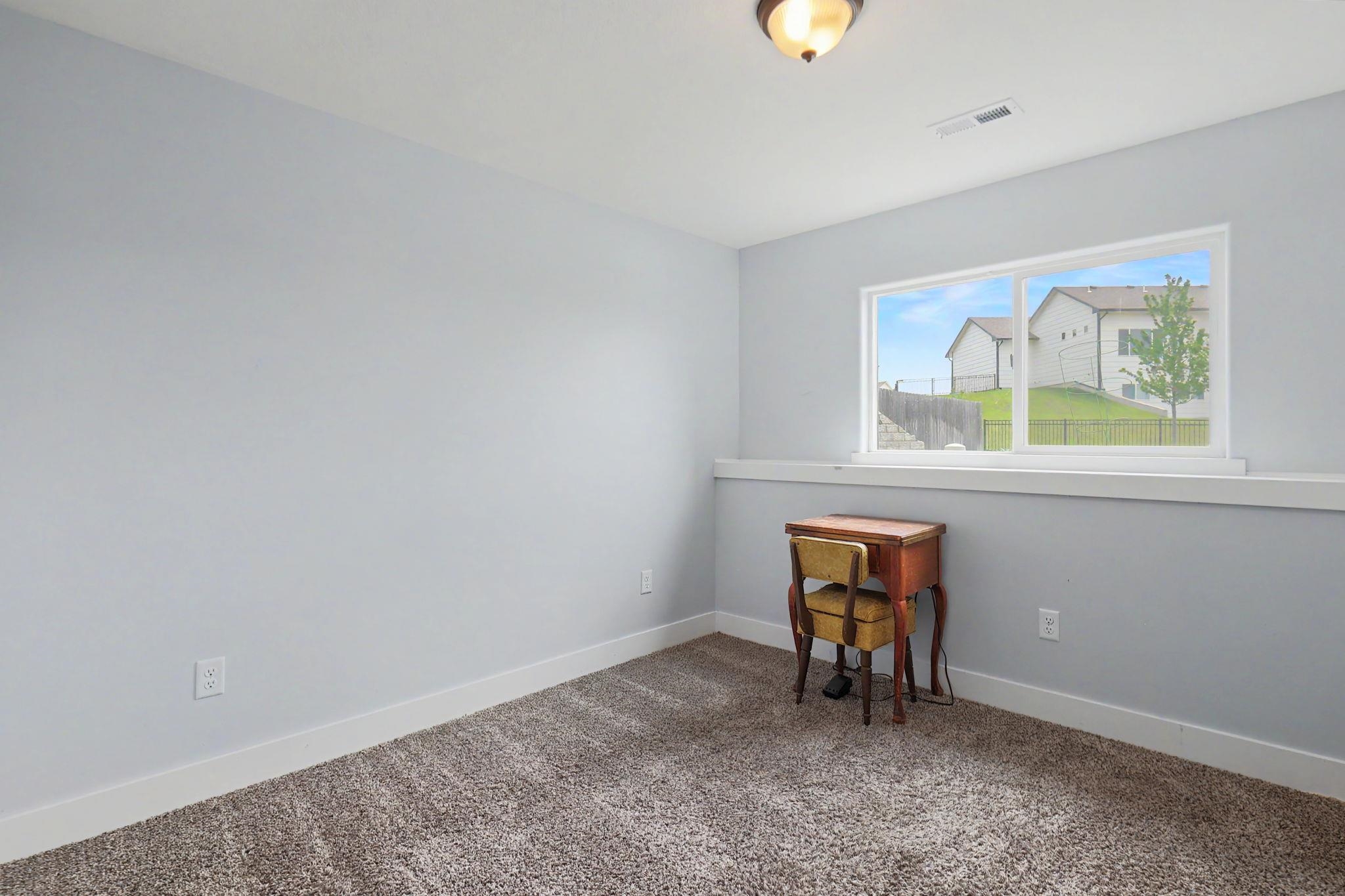 2911 E Reiss Property Photo 29